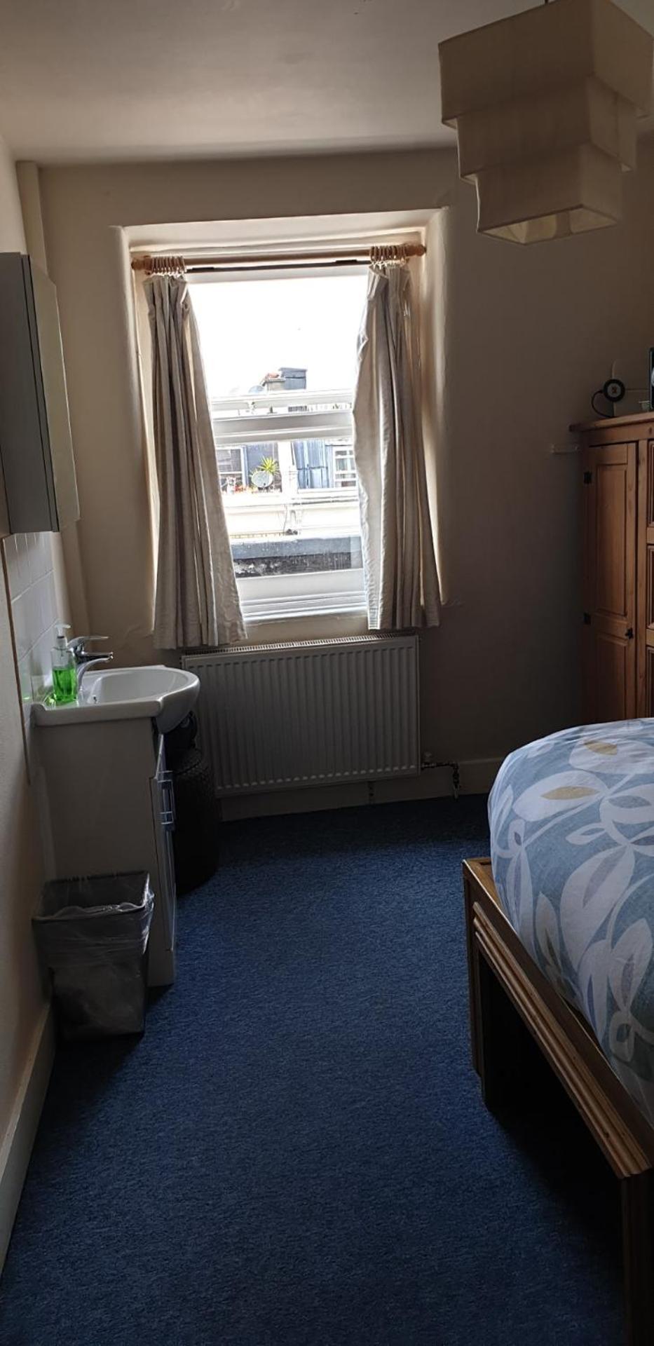 Double Room with Shared Bathroom photo 1