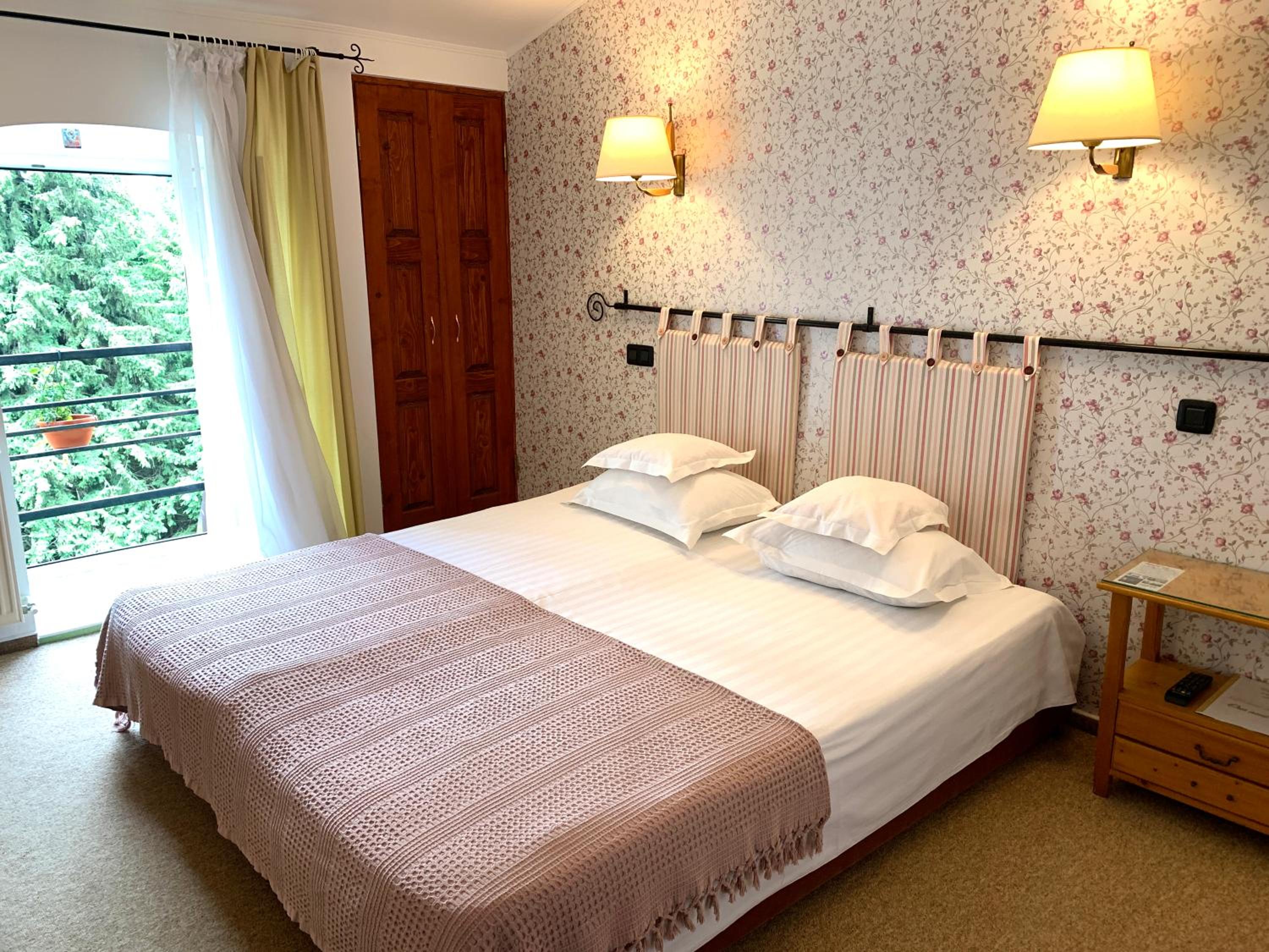 Double Room with Private Bathroom photo 1