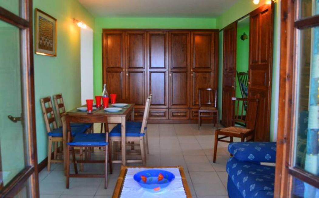 Three-Bedroom House photo 3