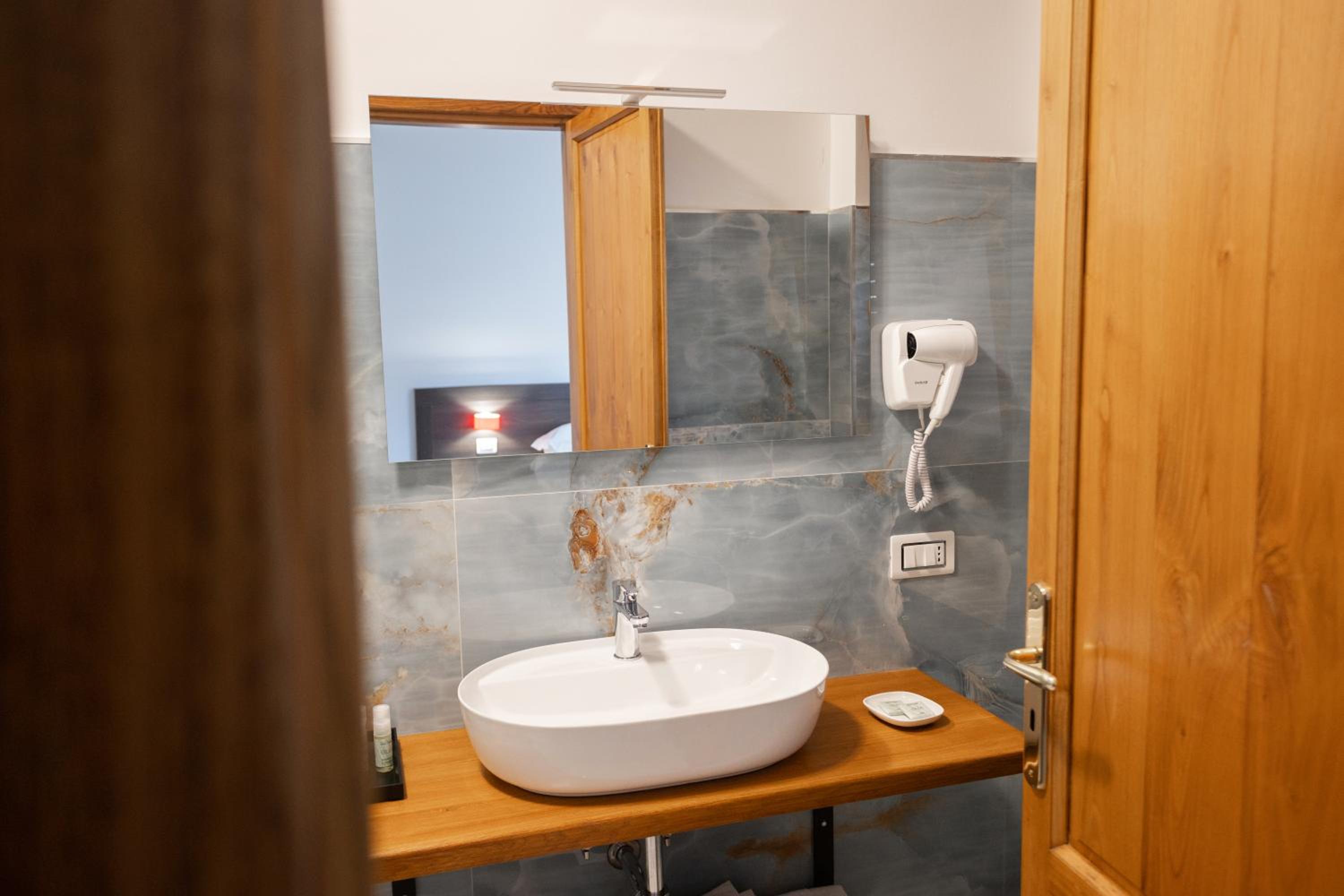 Superior Triple Room - Photo 2