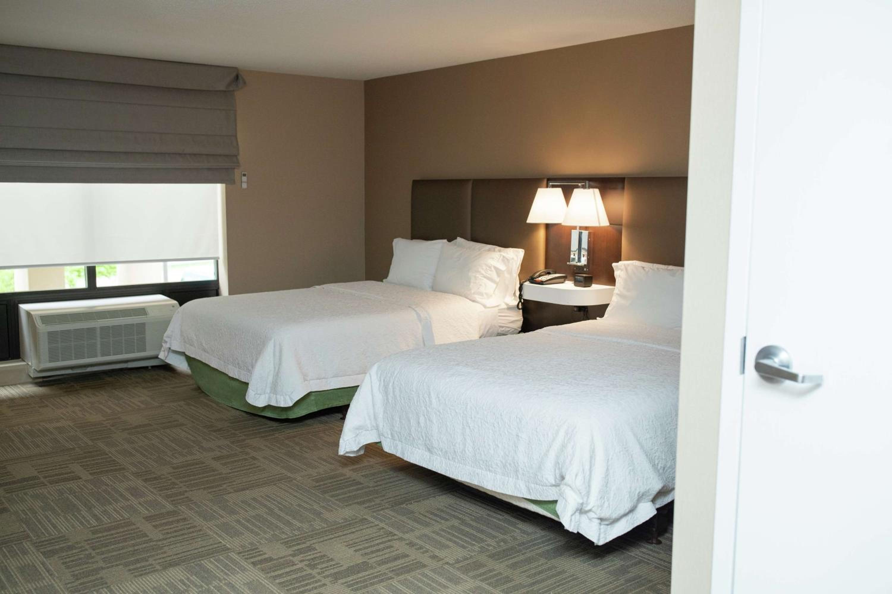 Queen Room with Two Queen Beds - Mobility and Hearing Access/Non-Smoking - Photo 3
