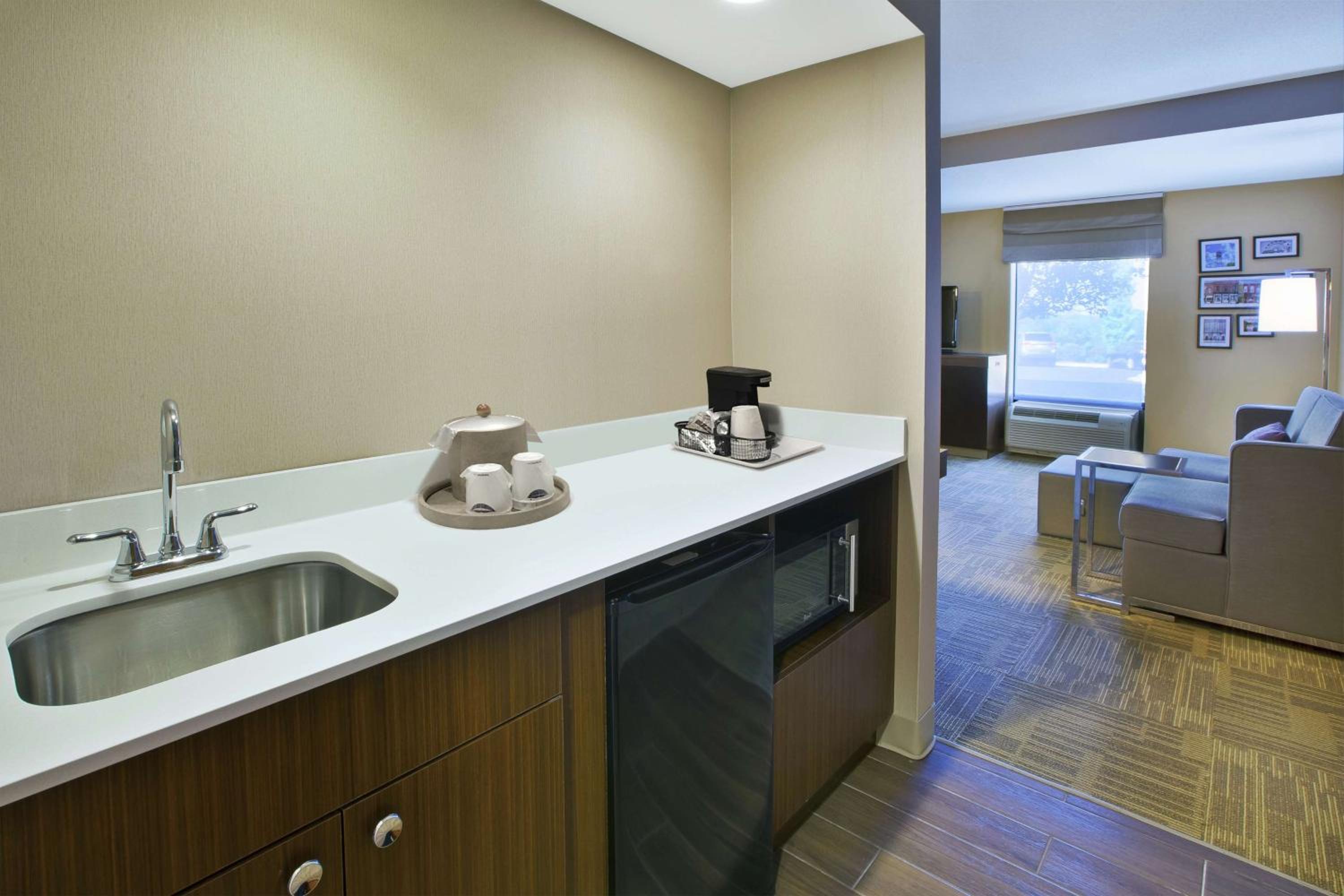 King Studio Suite - Non Smoking - Photo 3
