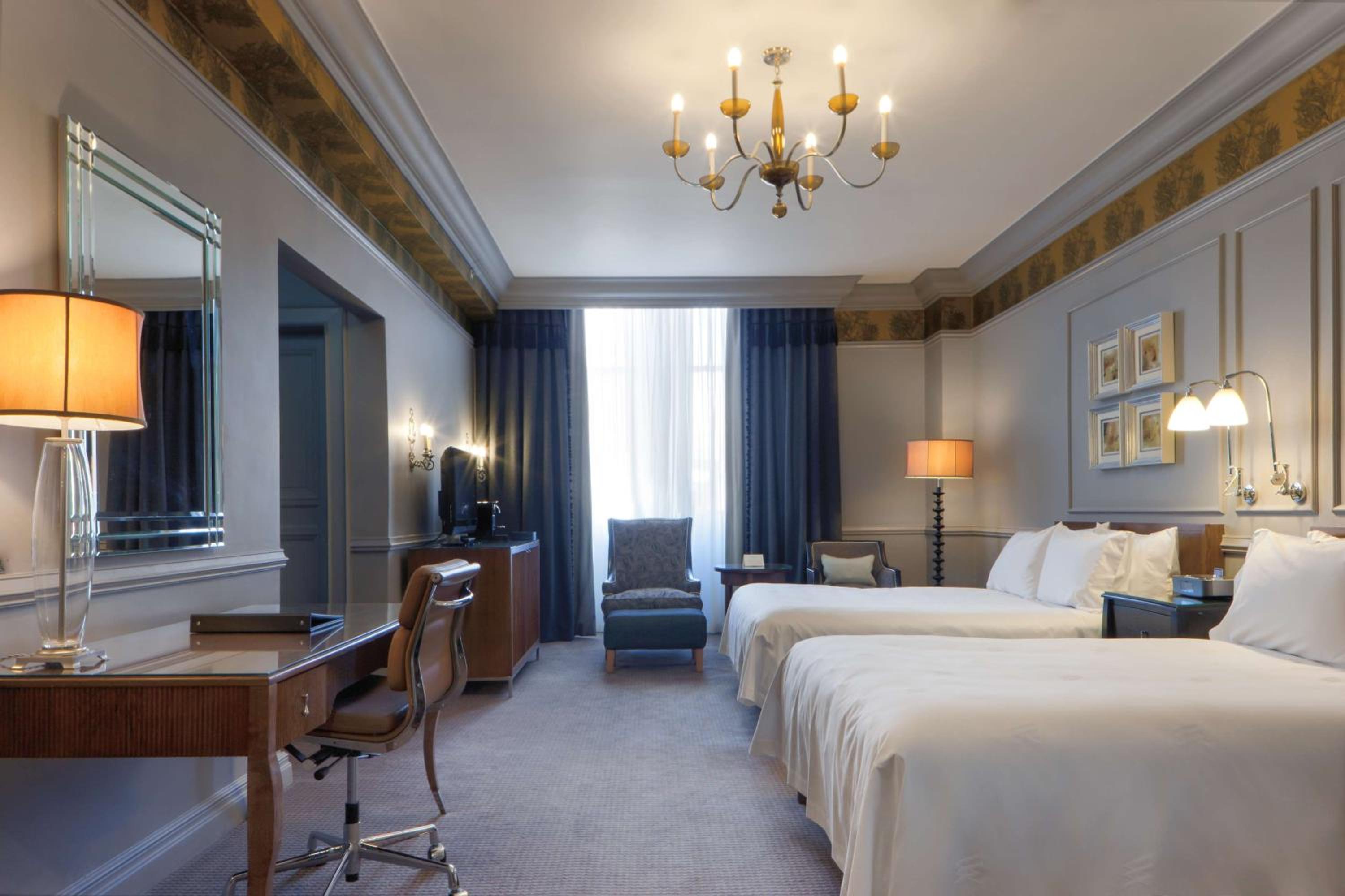 Premier Queen Room with Two Queen Beds - Photo 3
