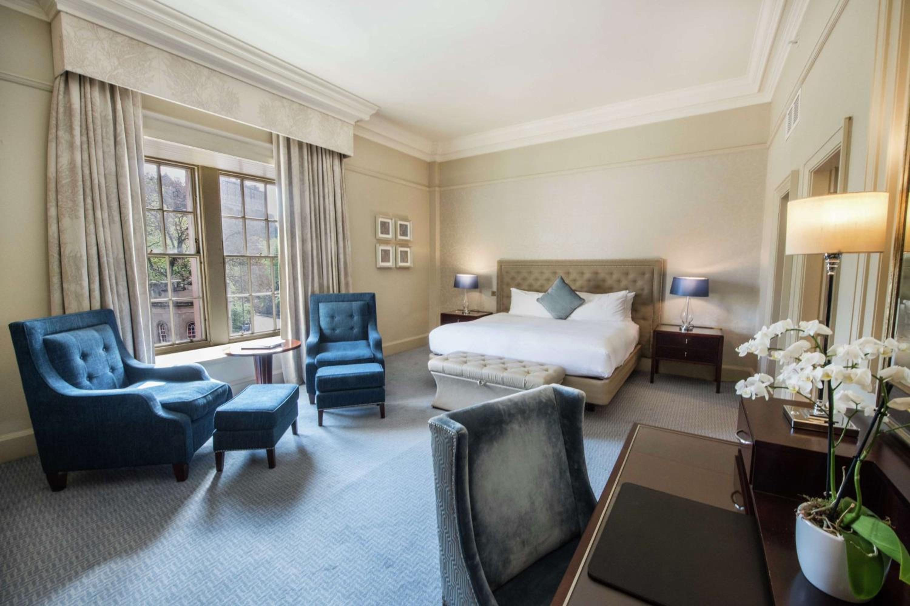 One-Bedroom King Suite with Castle View - Photo 1