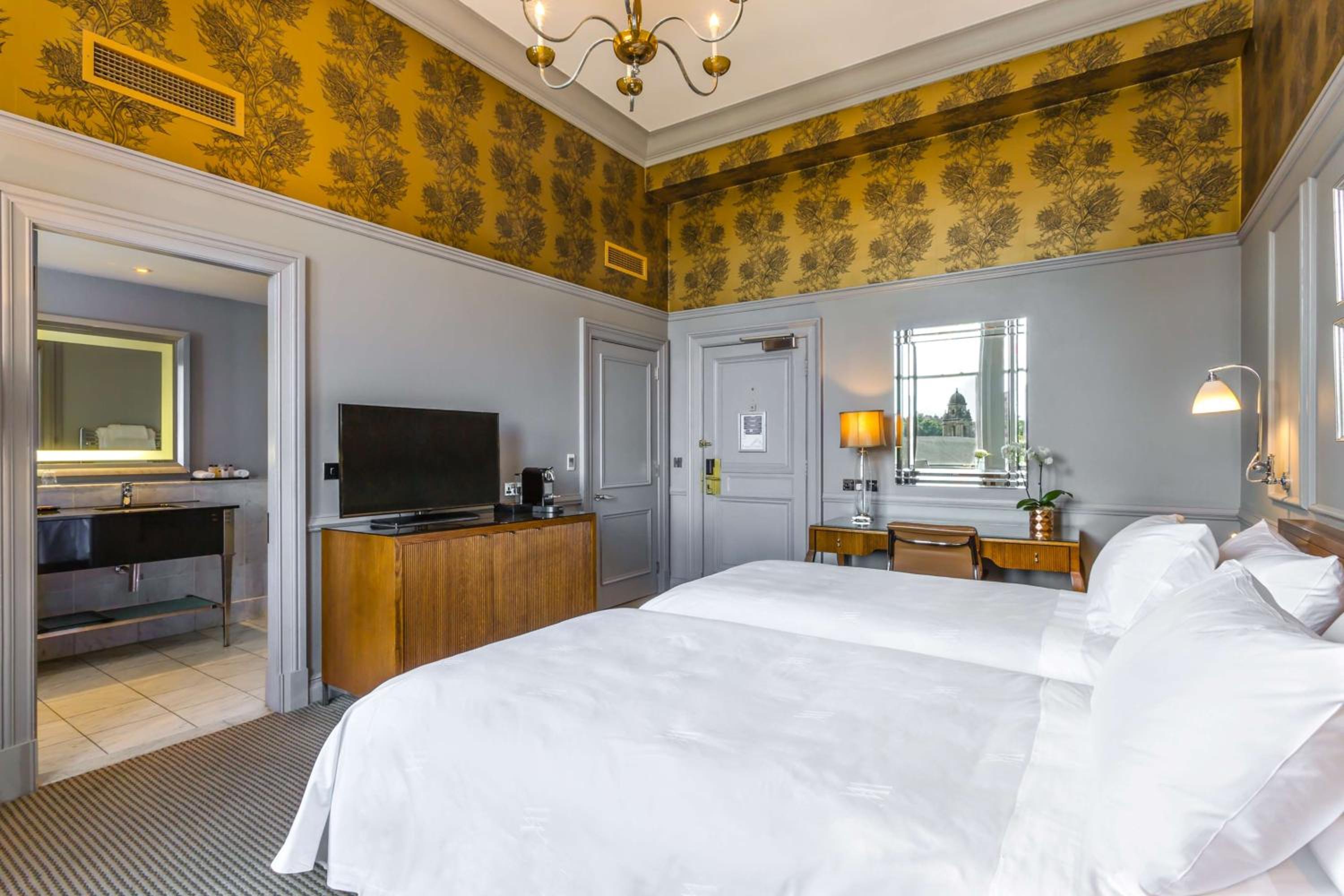Premier Twin Room - Photo 2