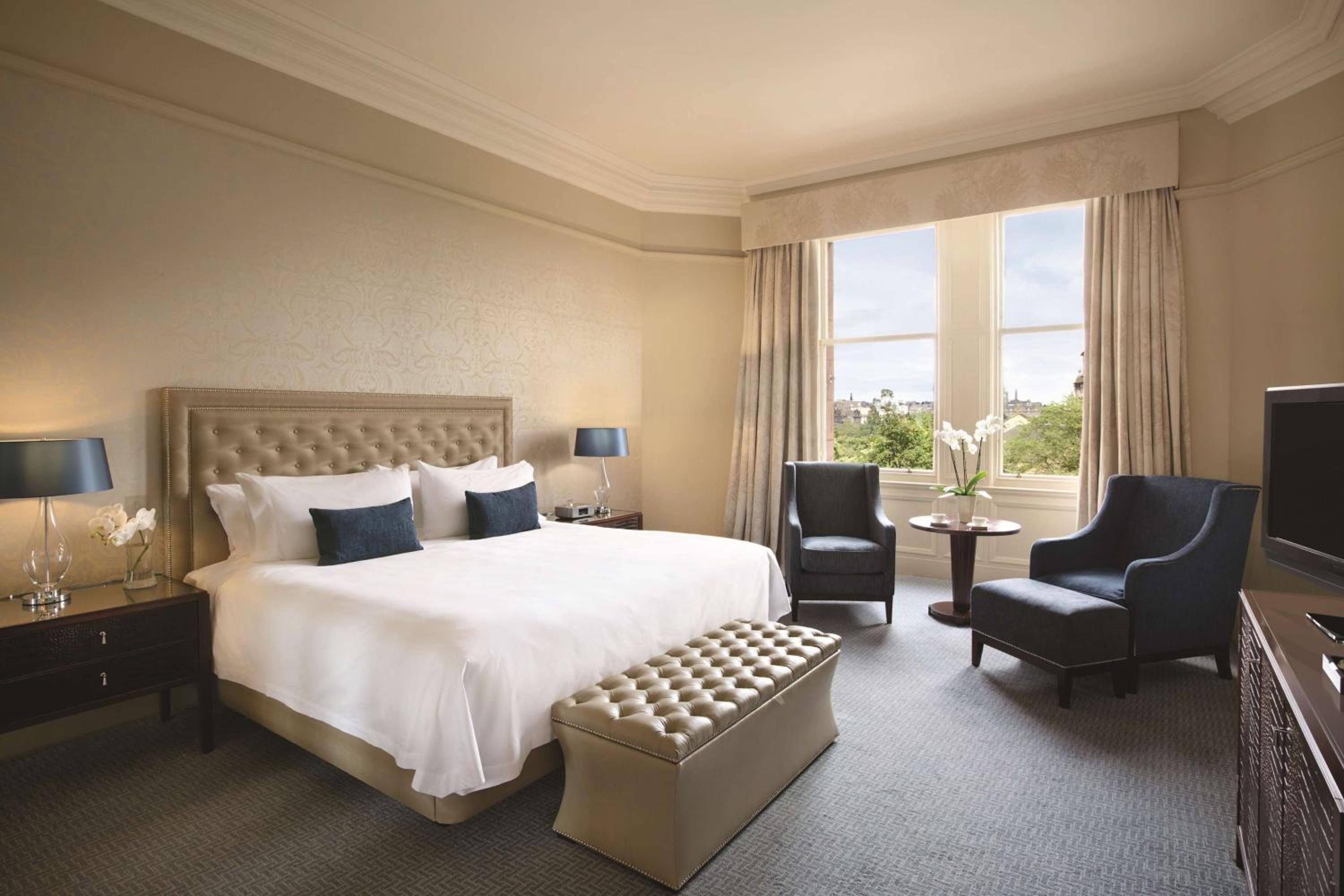 Premier King Room with Castle View - Photo 1