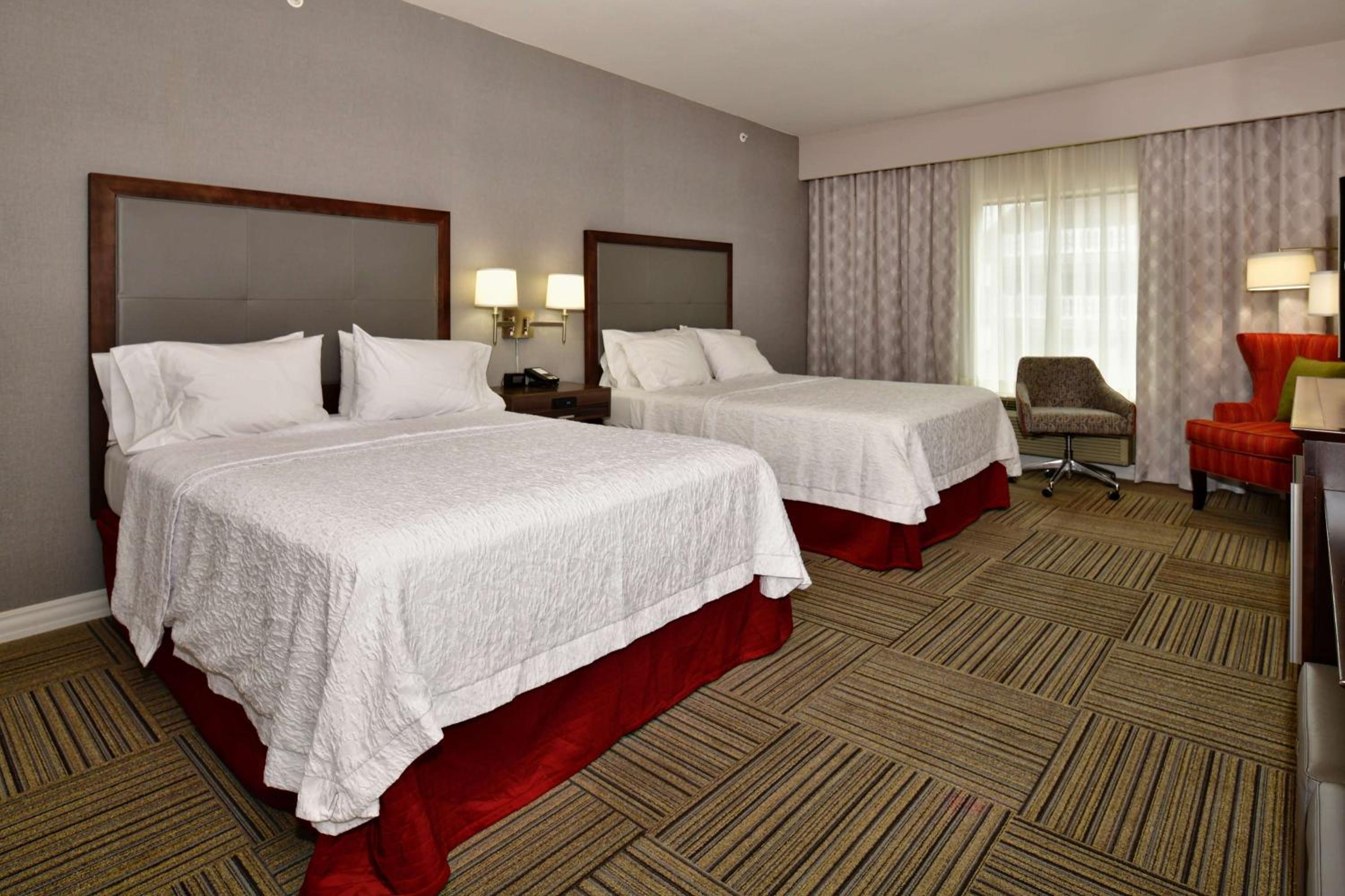 Room with Two Queen Beds - Non-Smoking - Photo 3
