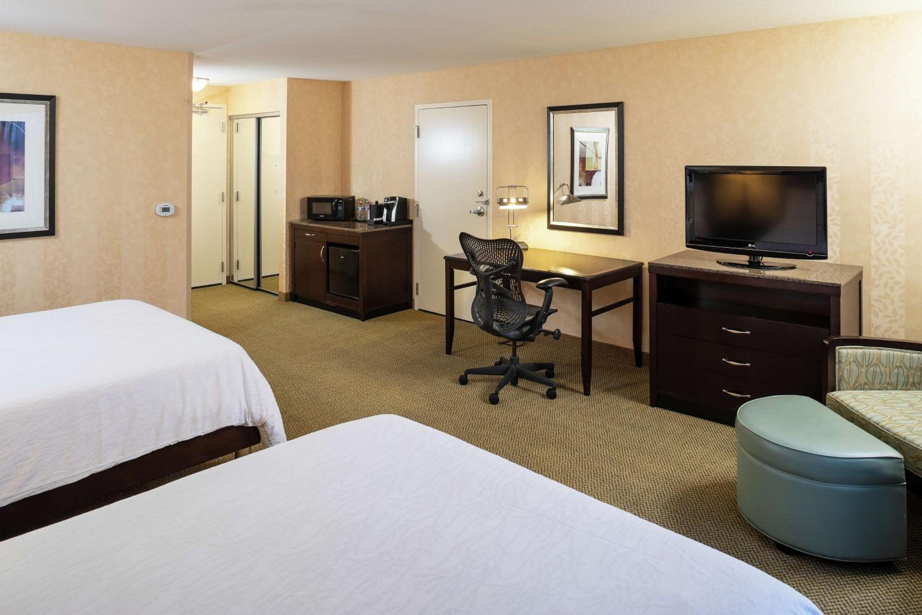 Queen Room with Two Queen Beds and Bath Tub - Mobility Access - Photo 3