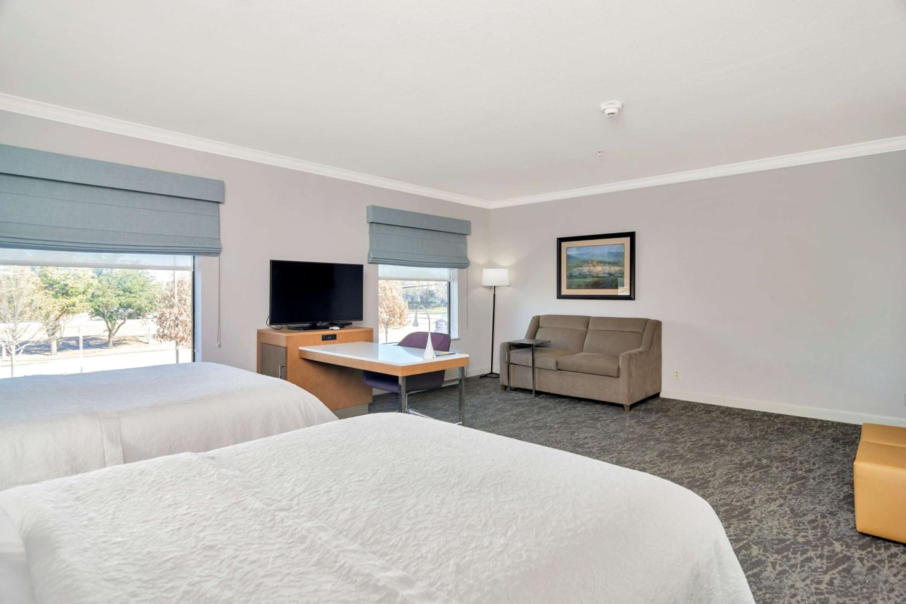 Queen Studio Suite with Two Queen Beds - Non-Smoking - Photo 1