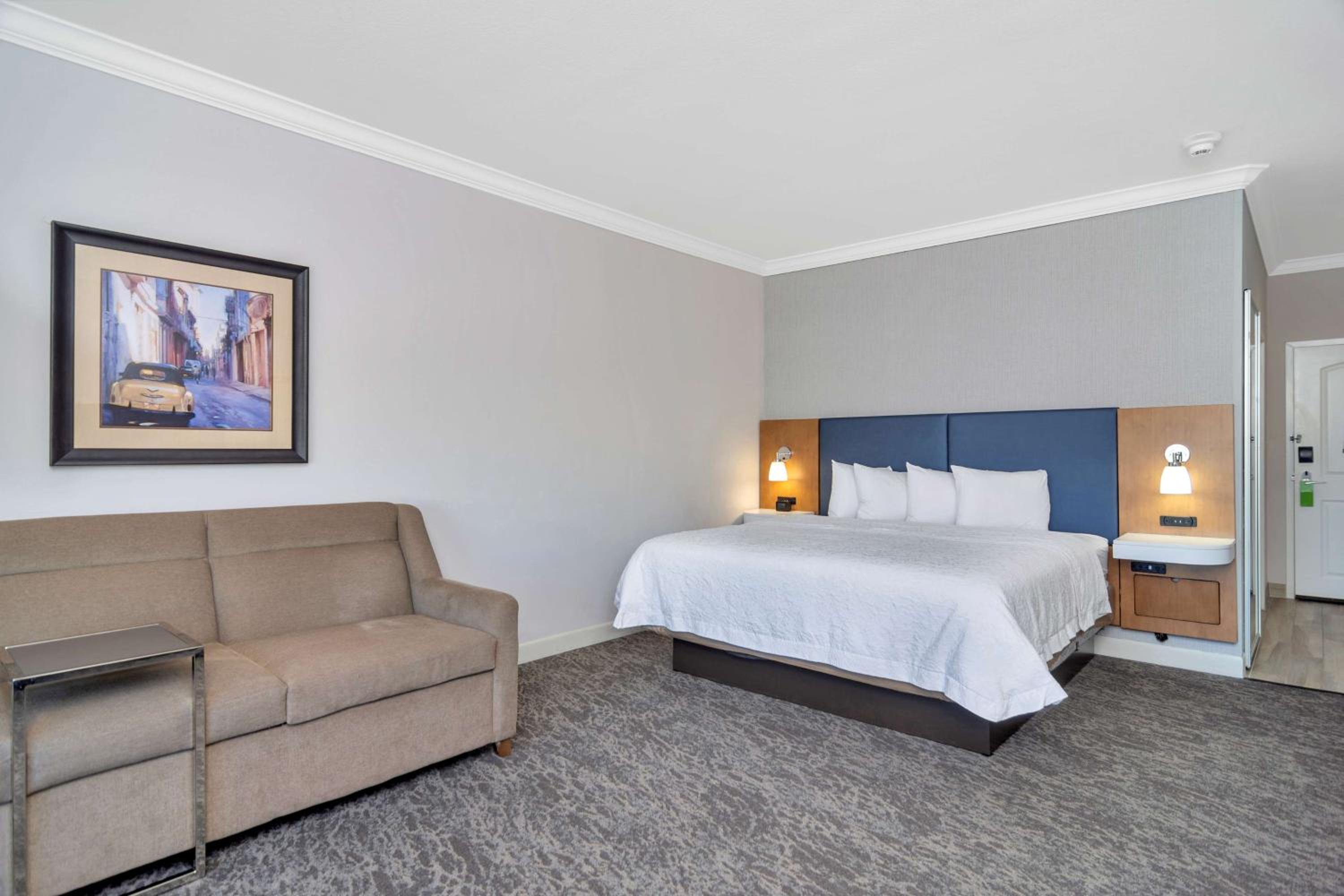 King Room - Non-Smoking - Photo 1
