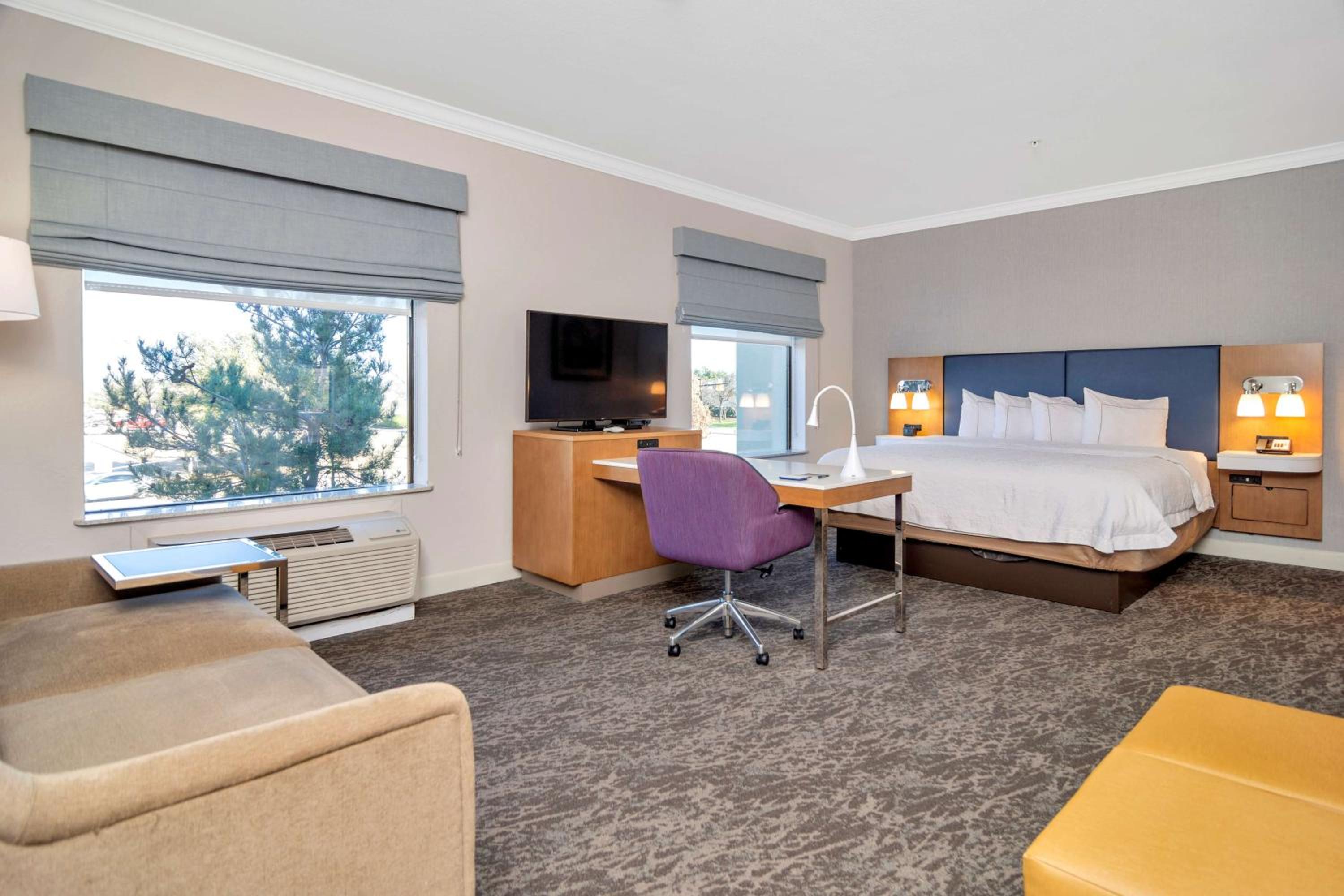 King Studio Suite - Non-Smoking - Photo 3