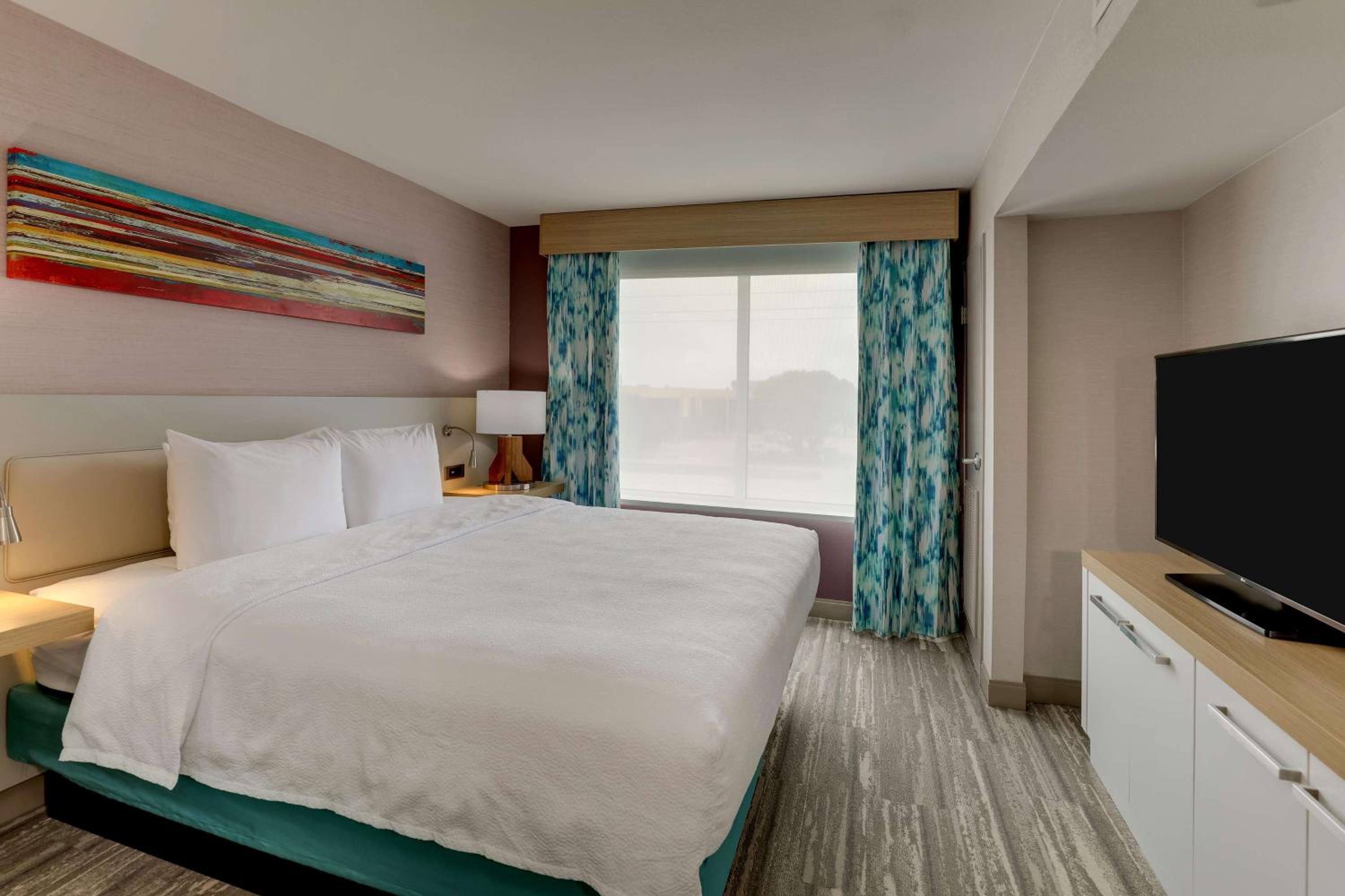 Junior King Suite with Sofa Bed - Photo 1