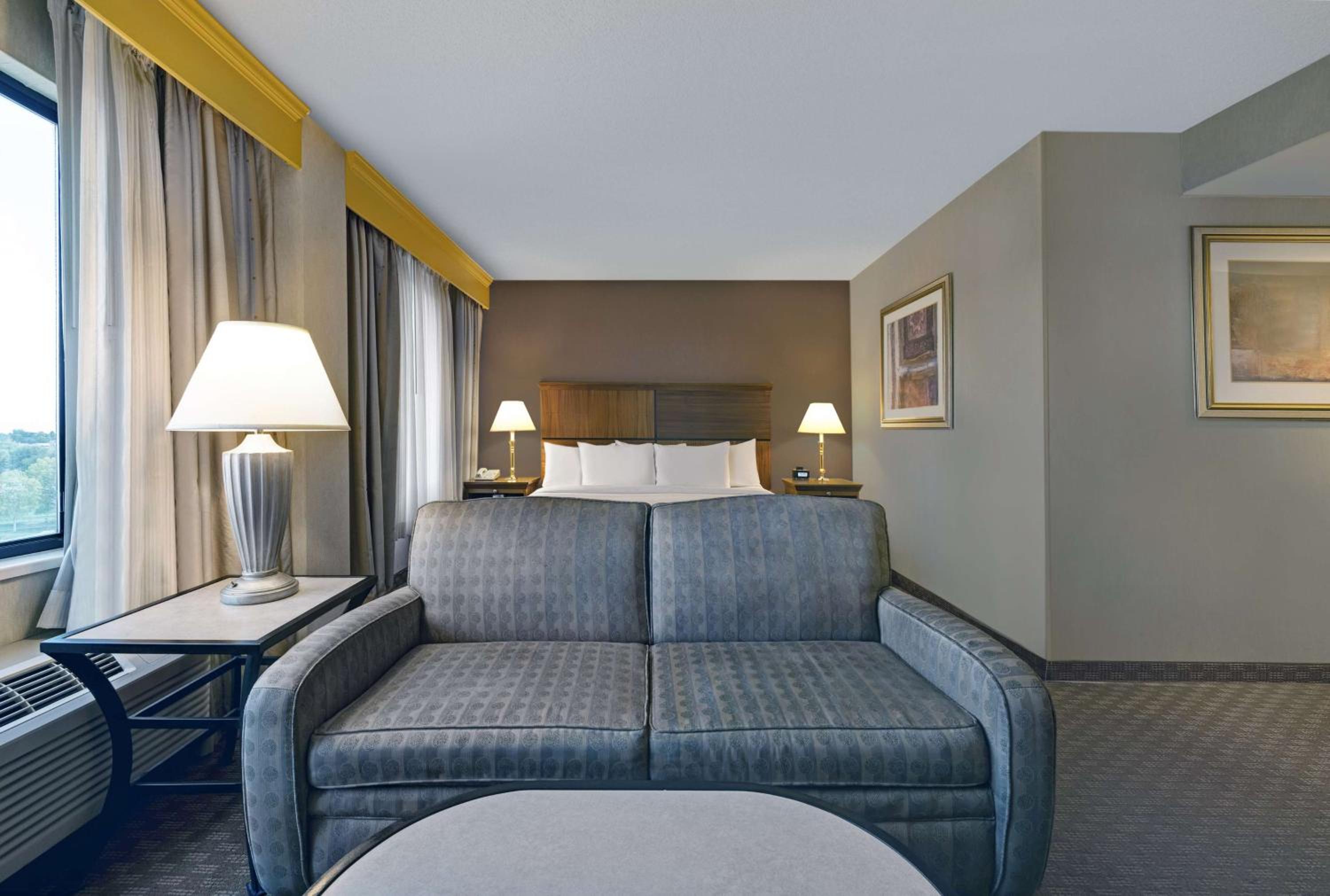 King Room - Non-Smoking - Photo 1