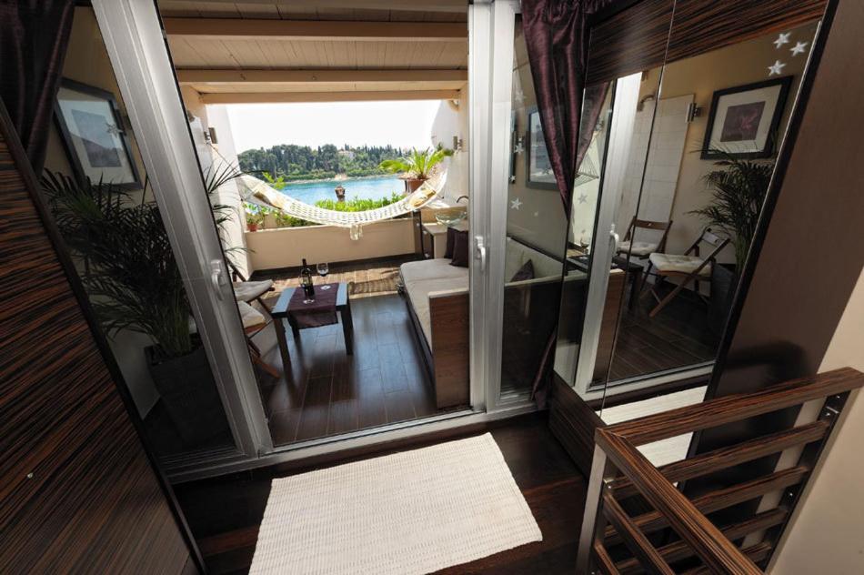 Duplex Apartment with Sea View - Photo 8
