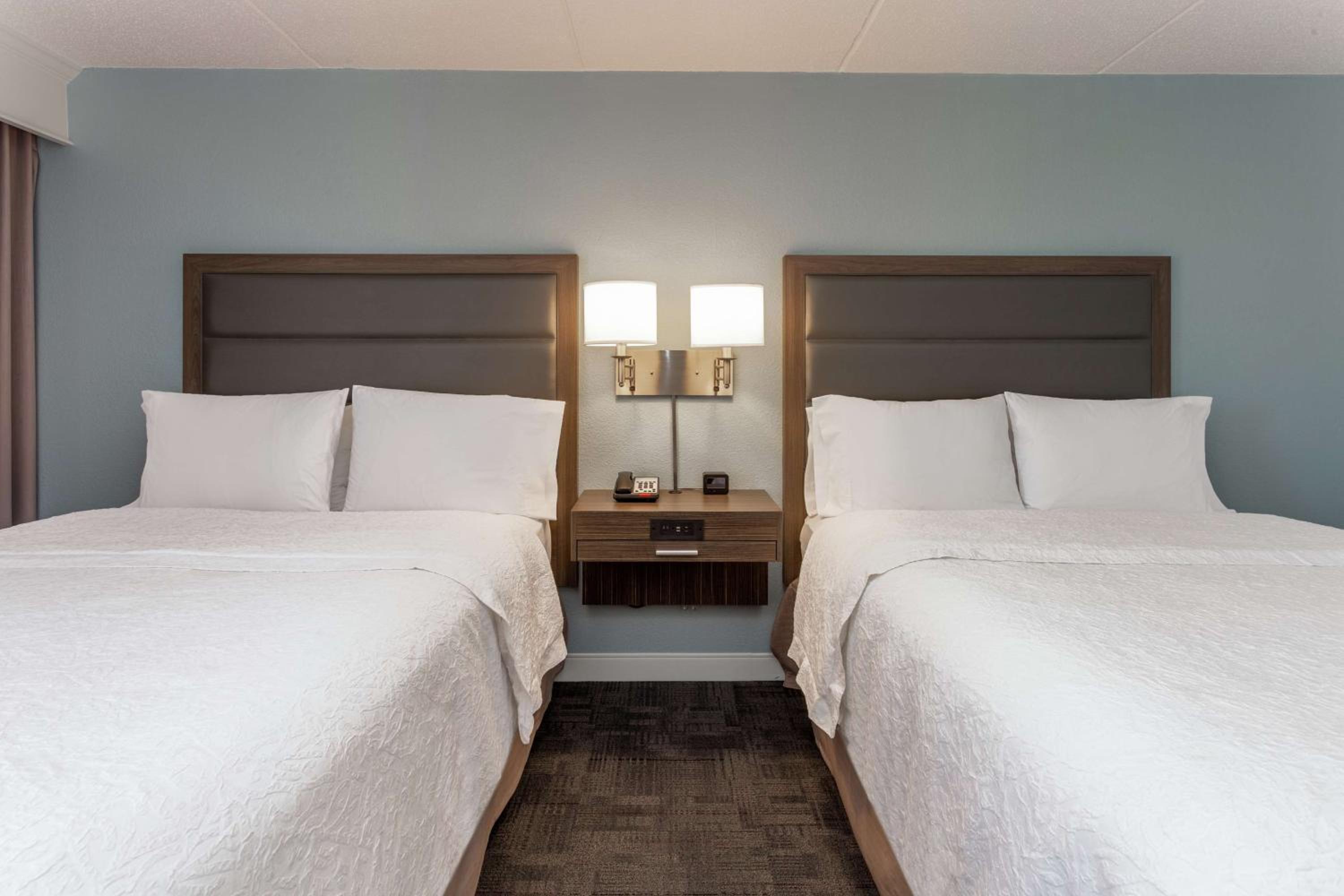 Double Room with Two Double Beds - Non-Smoking - Photo 2