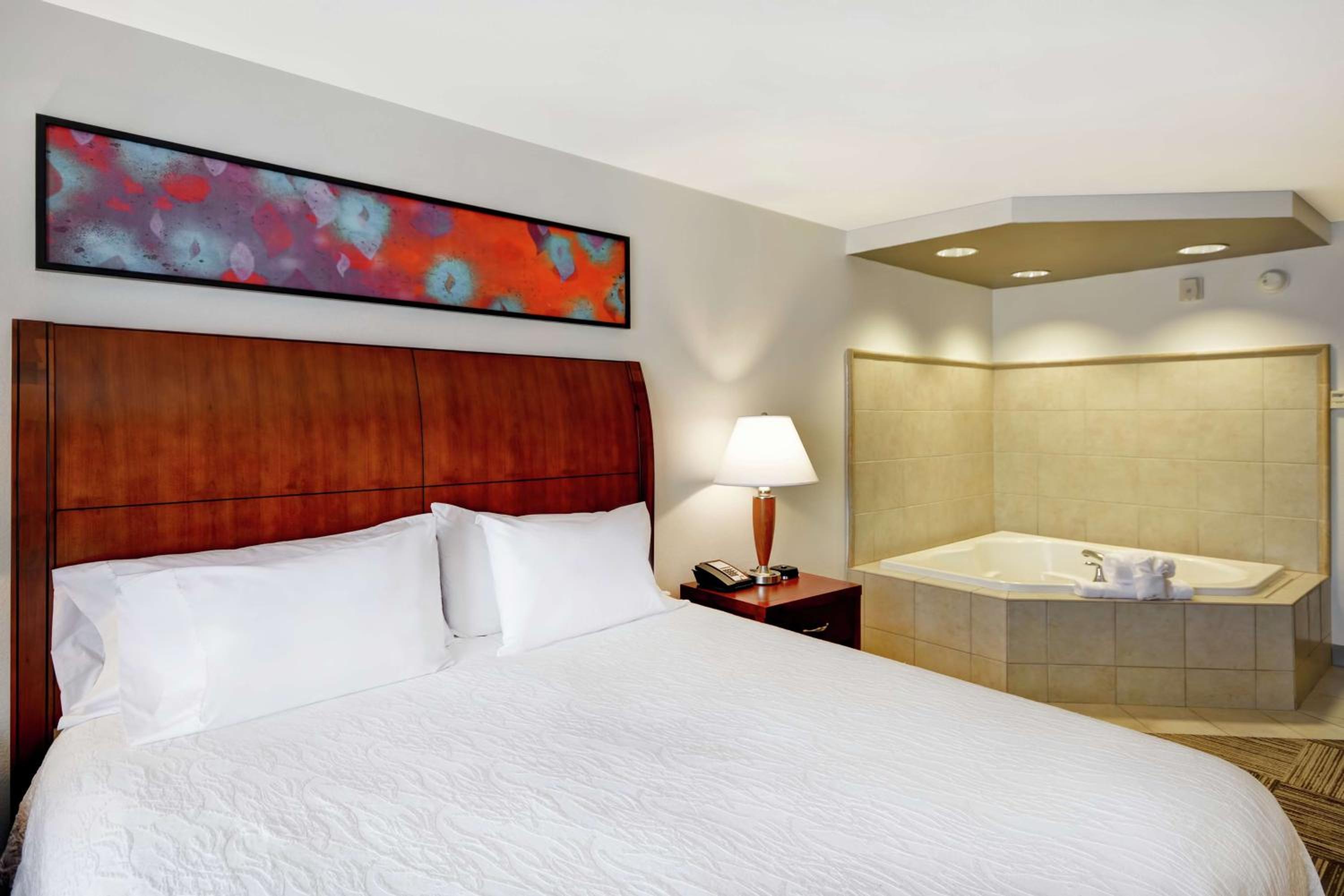 King Room with Whirlpool - Photo 4