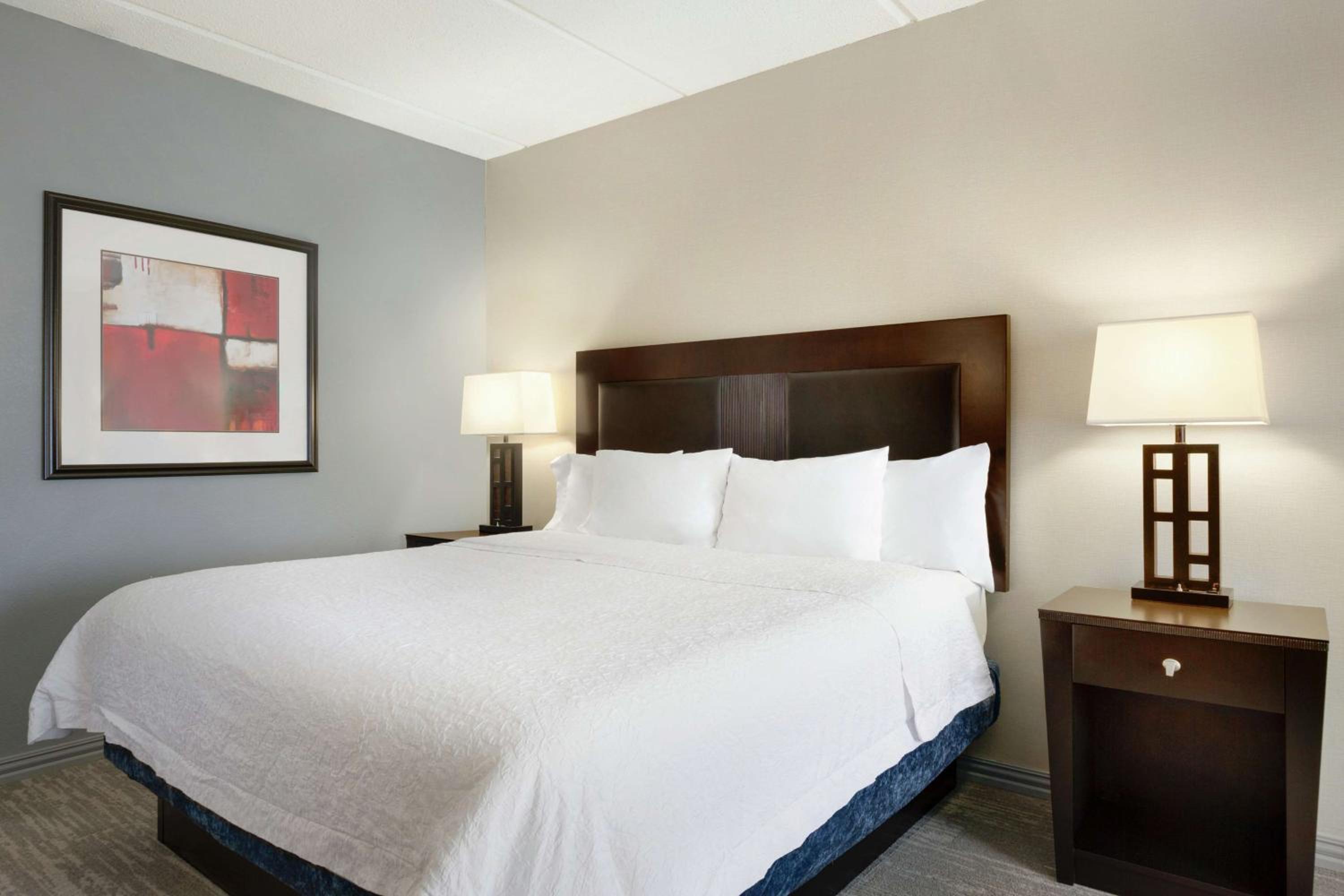 King Room with King Bed - Non-Smoking - Photo 1