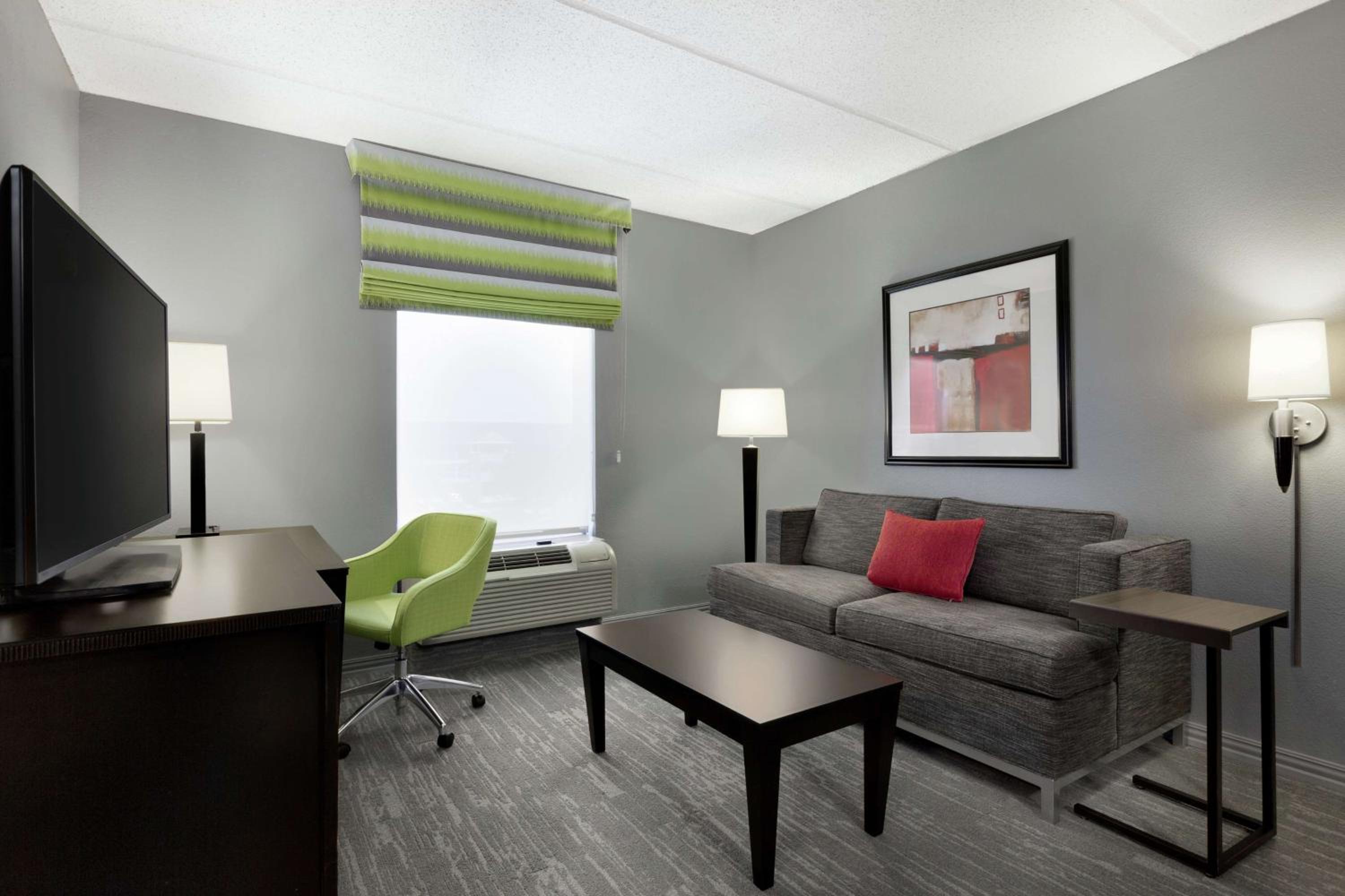 One-Bedroom King Suite with Kitchen - Non-Smoking  - Photo 6