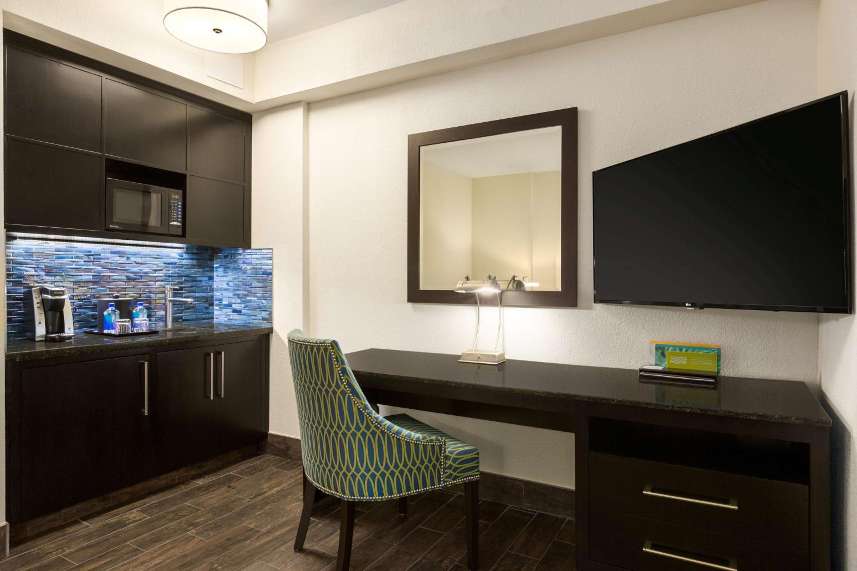 Junior Queen Suite with Sofa Bed