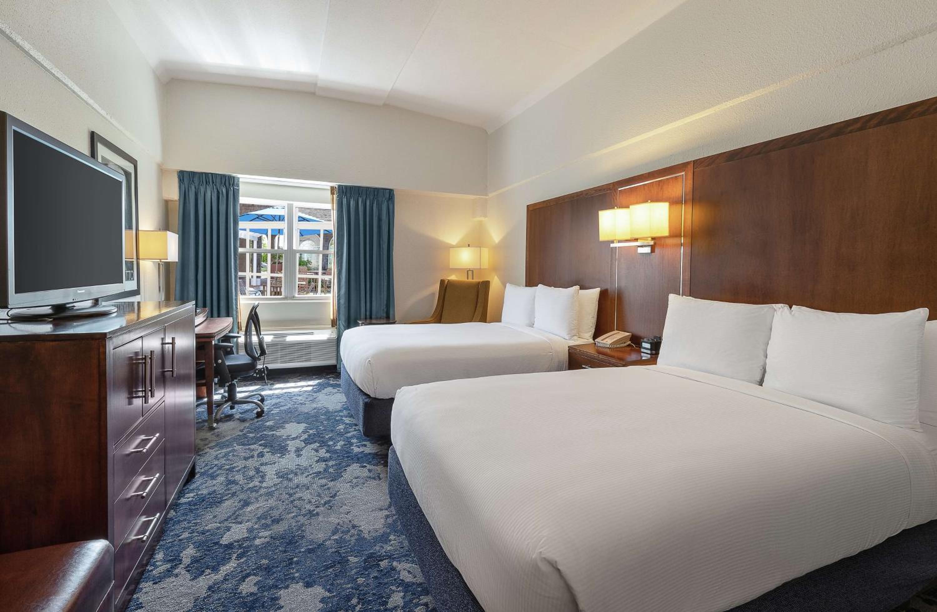 Double Room with Two Double Beds - Non-Smoking - Photo 2
