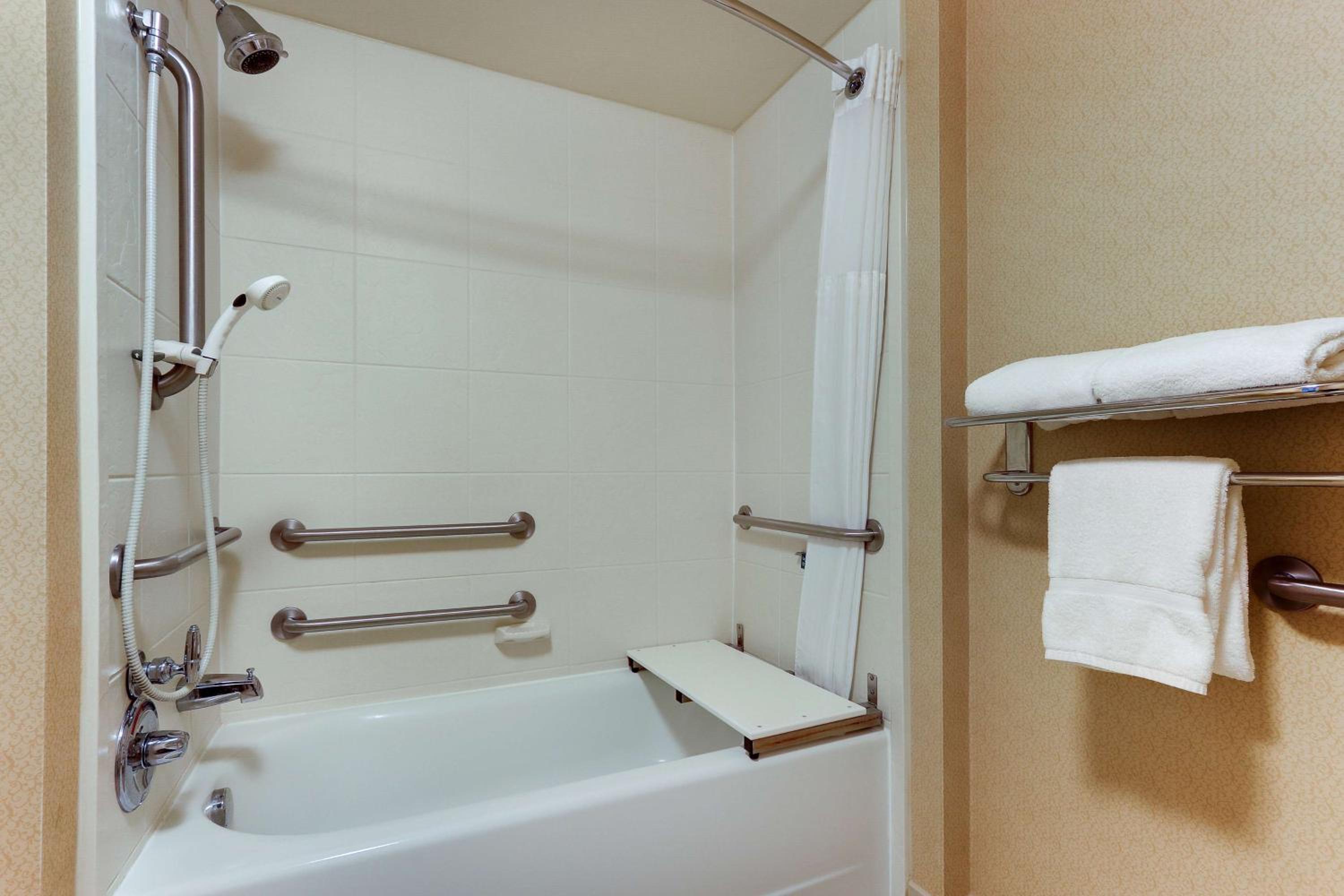 King Room - Hearing Accessible - Photo 1