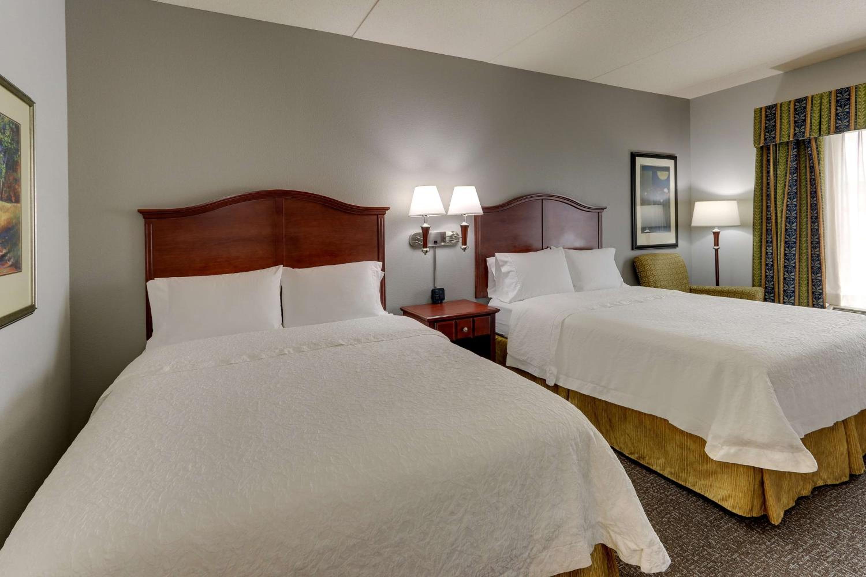 Room with Two Queen Beds - Non-Smoking - Photo 1