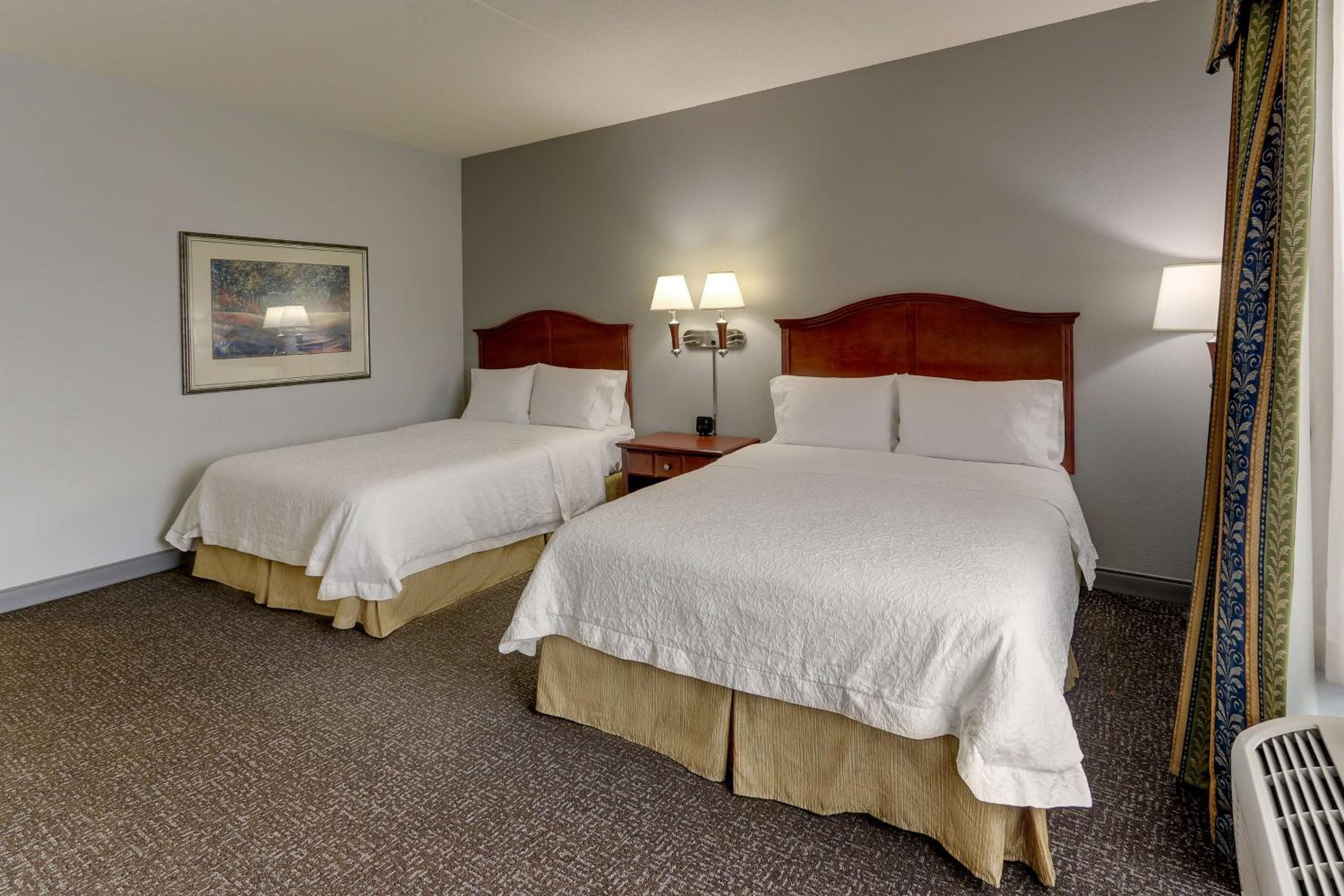 Room with Two Queen Beds - Non-Smoking - Photo 6