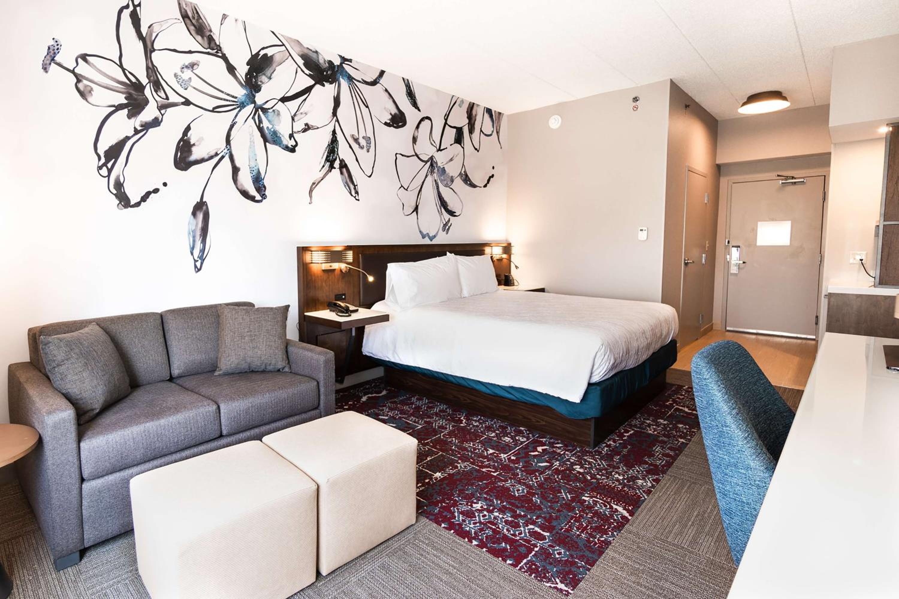 King Room with Sofa Bed and Shower - Photo 3