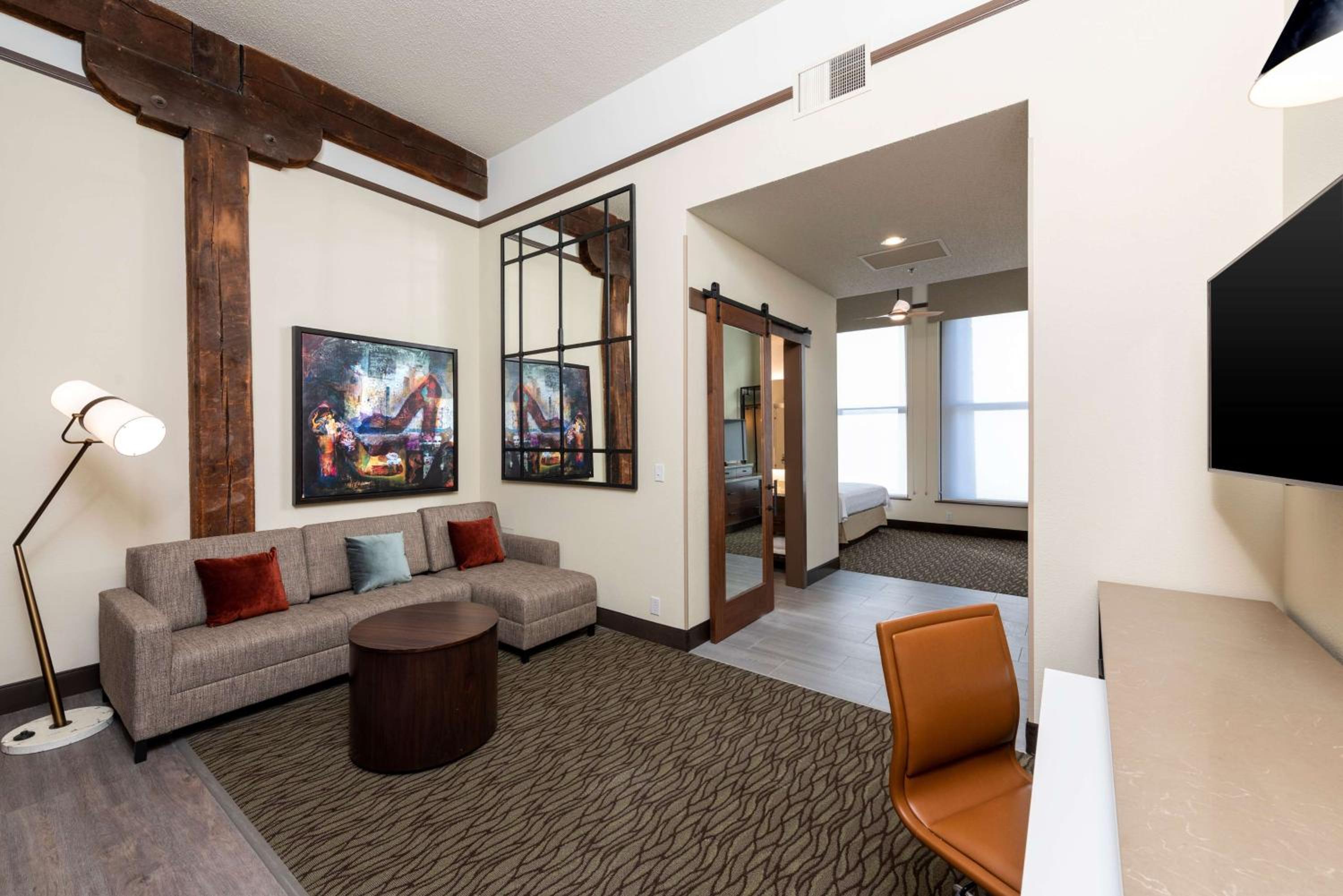One-Bedroom King Suite - Non-Smoking - Photo 1