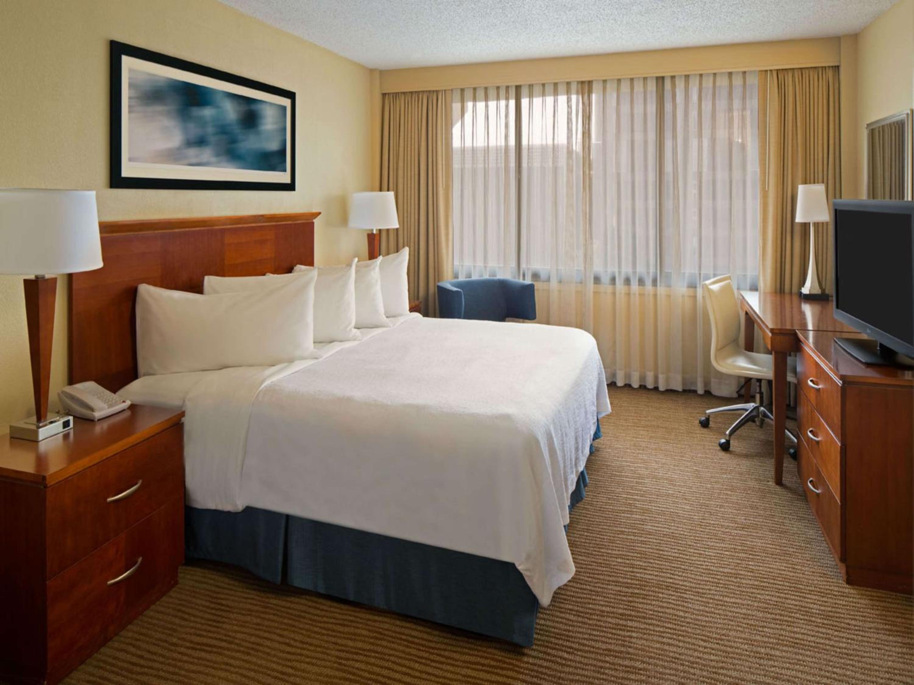 Executive King Suite - Non-Smoking
