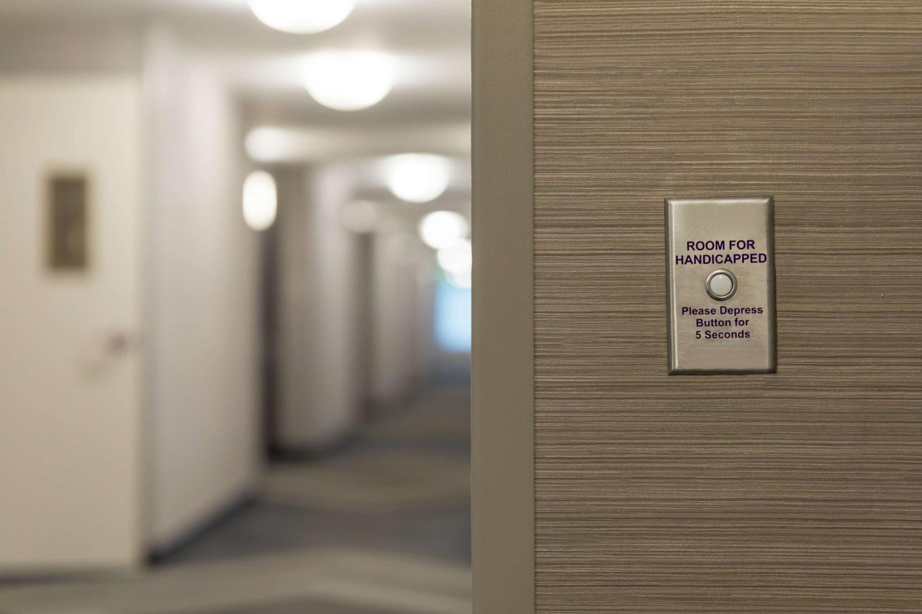 King Room - Hearing Access photo 3