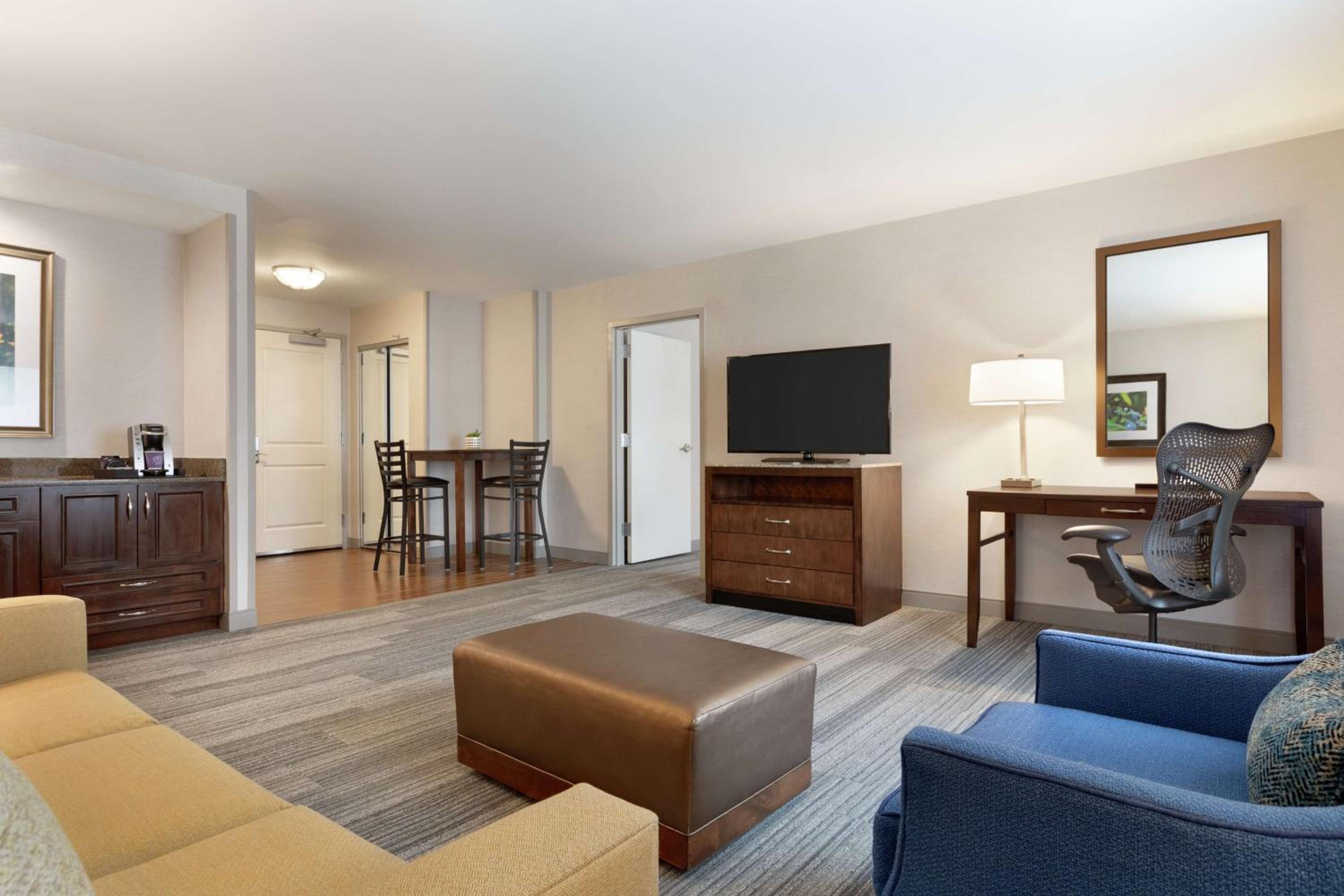 One-Bedroom King Suite photo 3