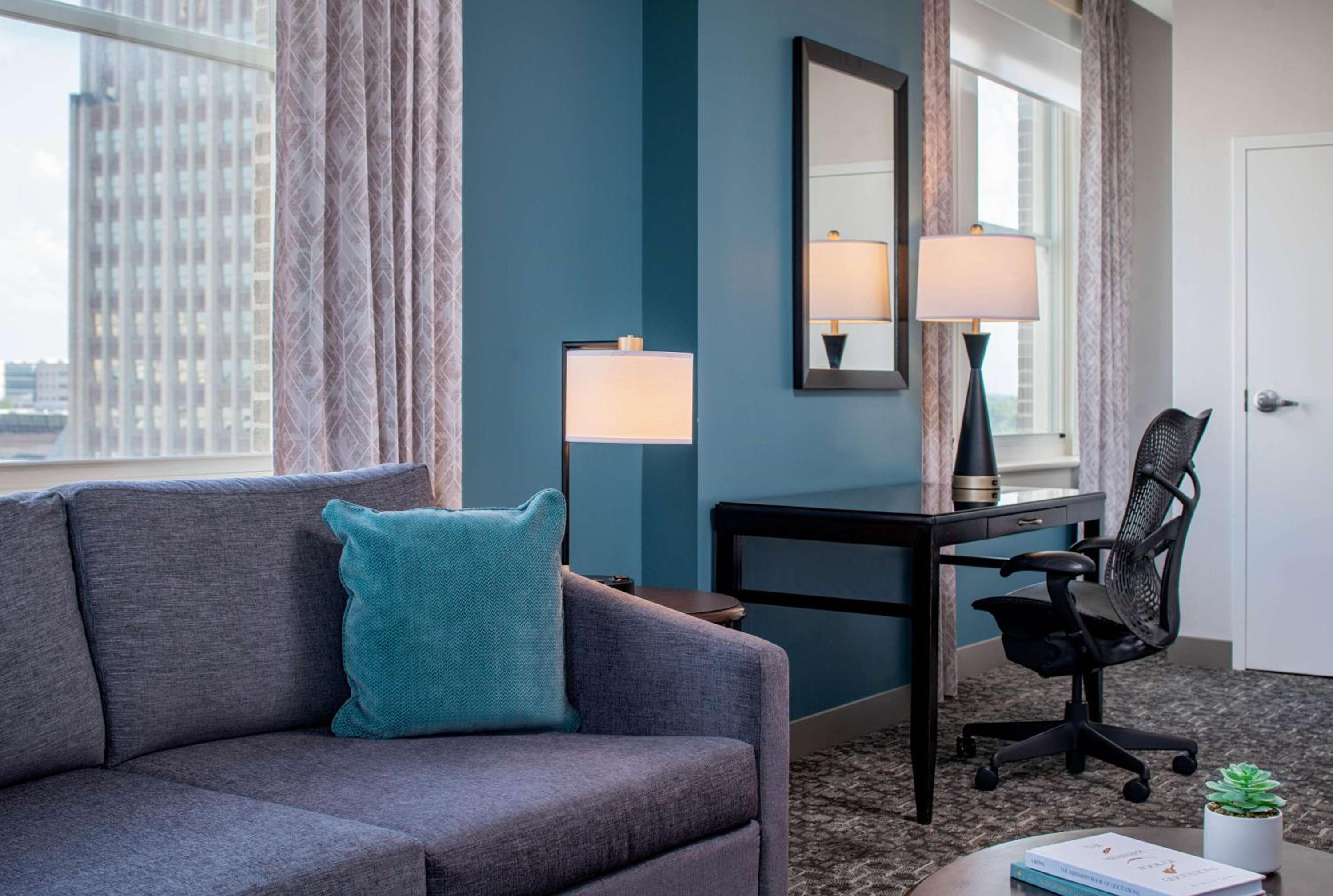 One-Bedroom King Suite with Sofa Bed - Photo 3