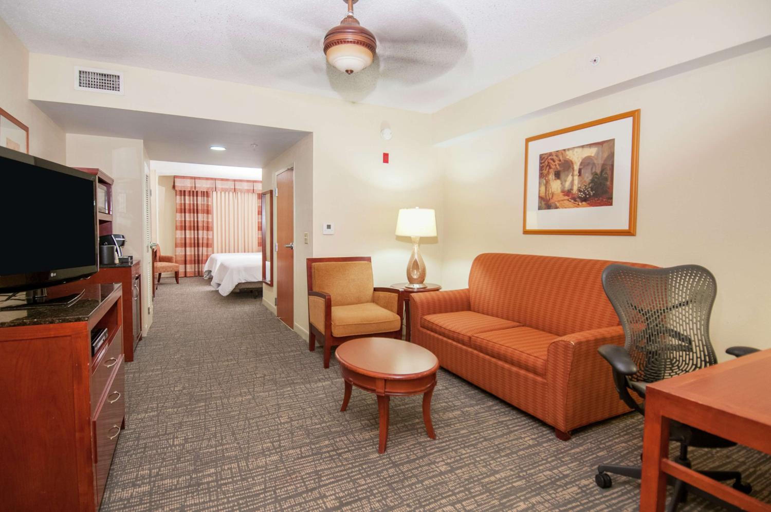 One-Bedroom Queen Suite with Two Queen Beds - Photo 2