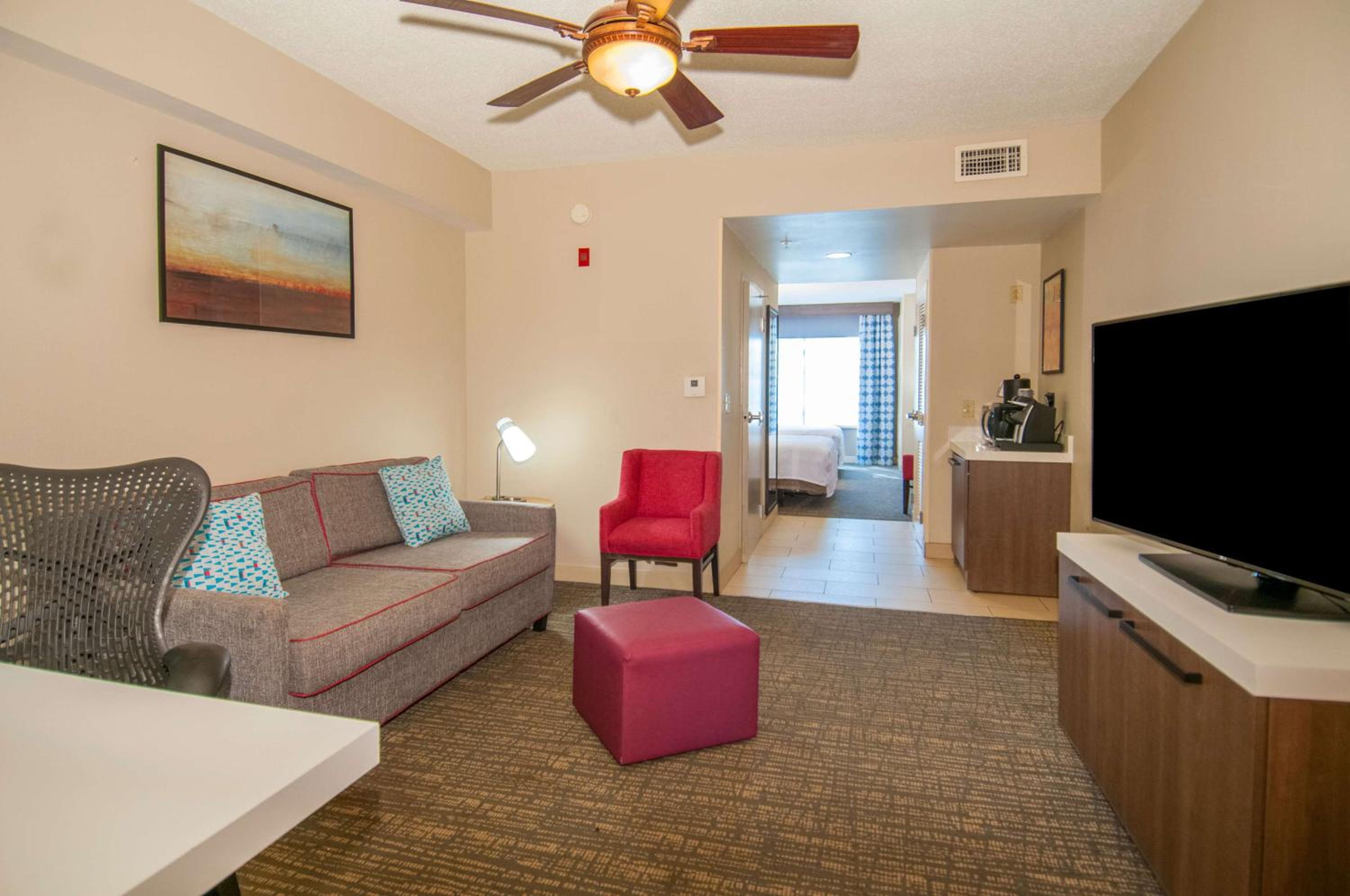 One-Bedroom Queen Suite with Two Queen Beds - Photo 6