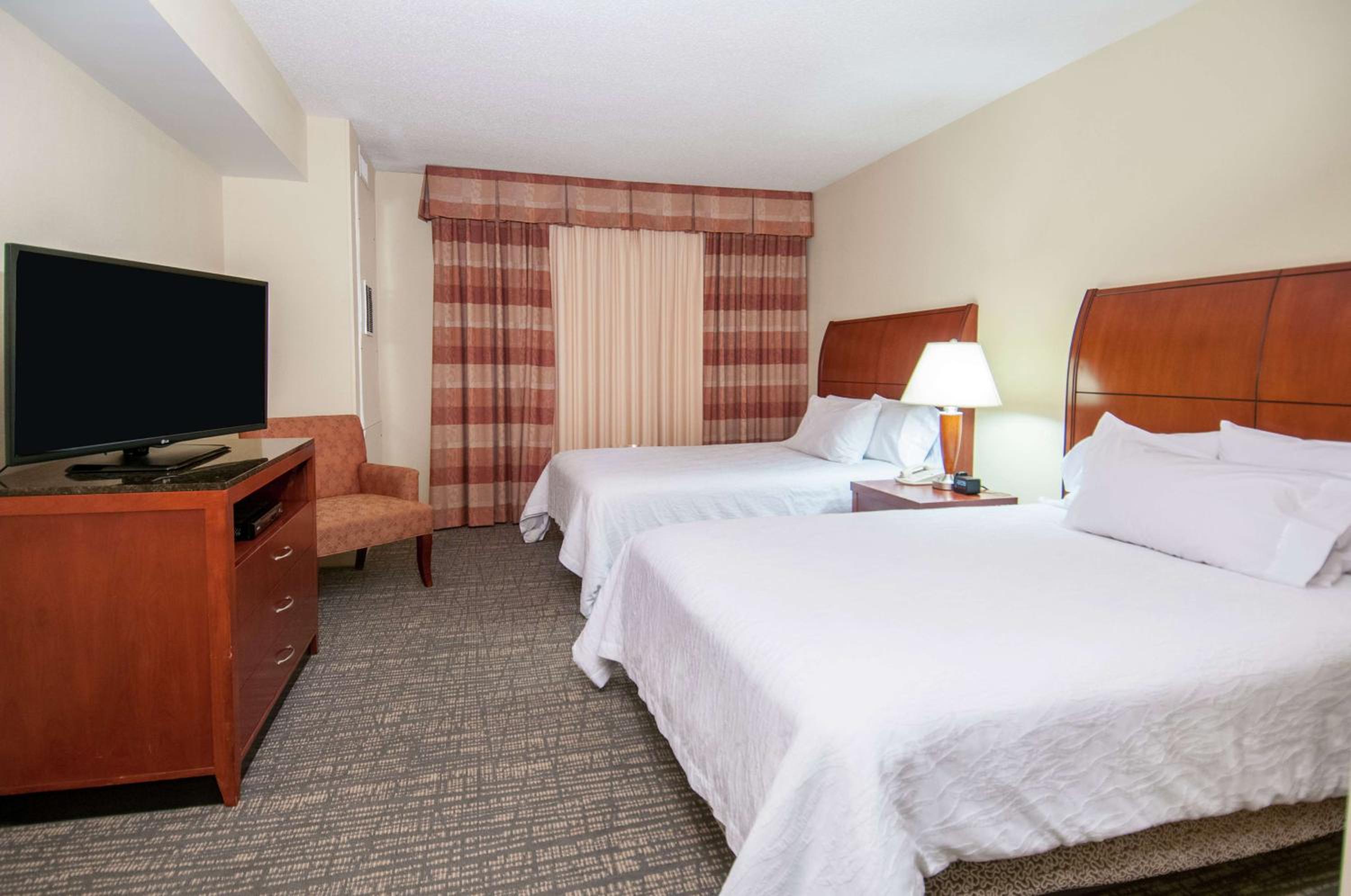 One-Bedroom Queen Suite with Two Queen Beds - Photo 7