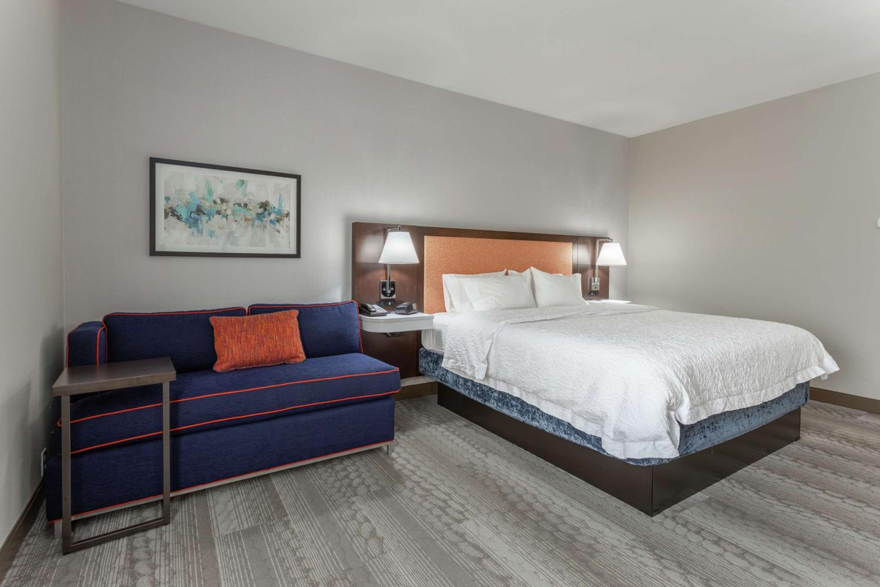 King Room with King Bed - Non-Smoking - Photo 1