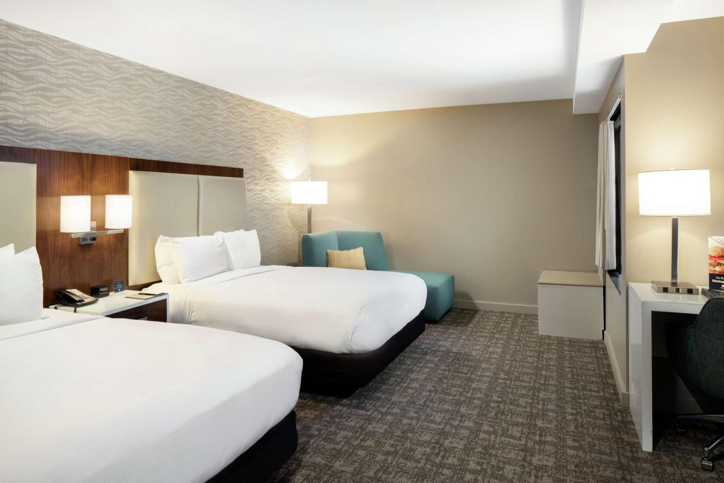 Large Queen Room with Two Queen Beds photo 1