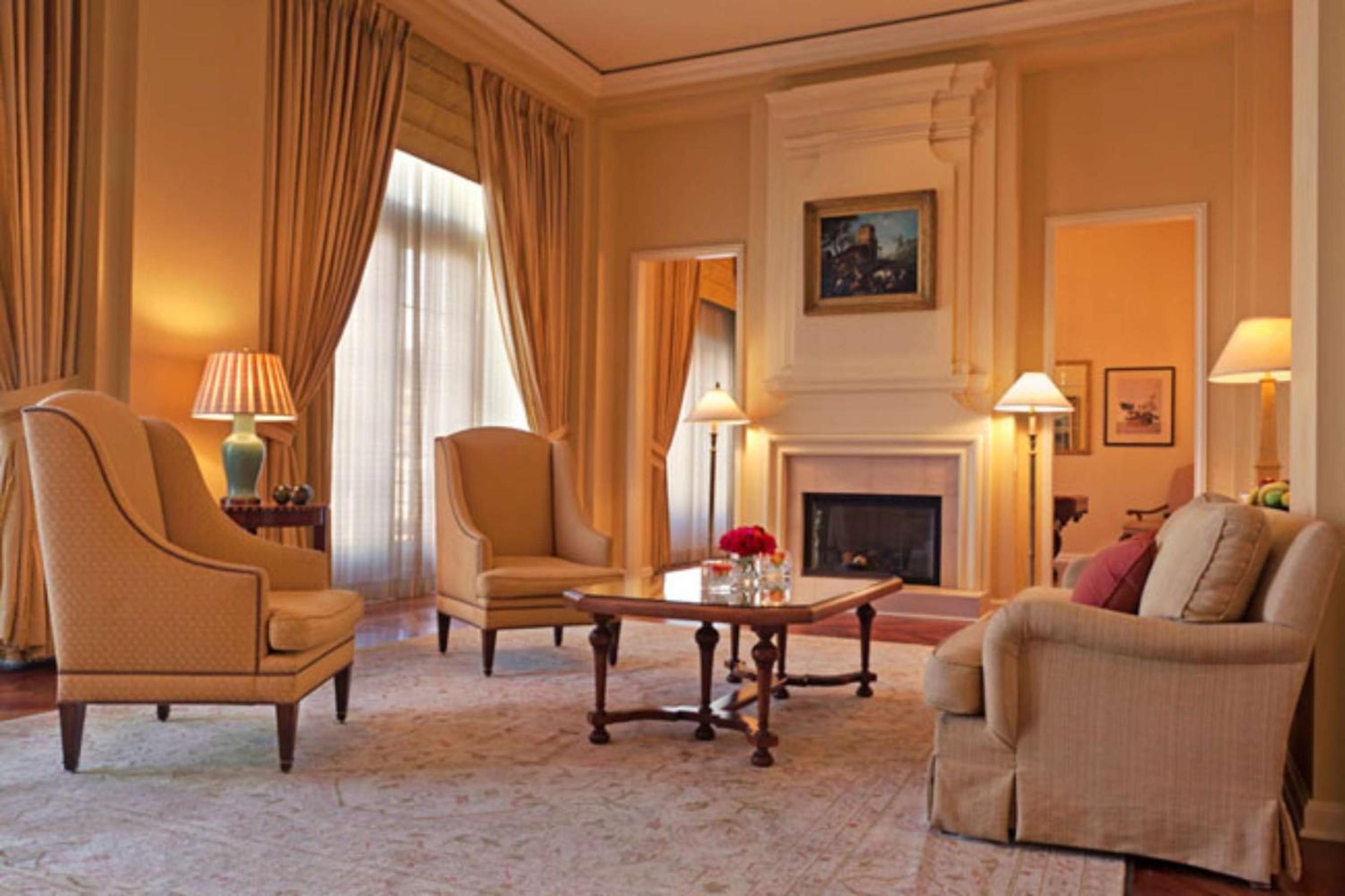 Presidential King Suite photo 3