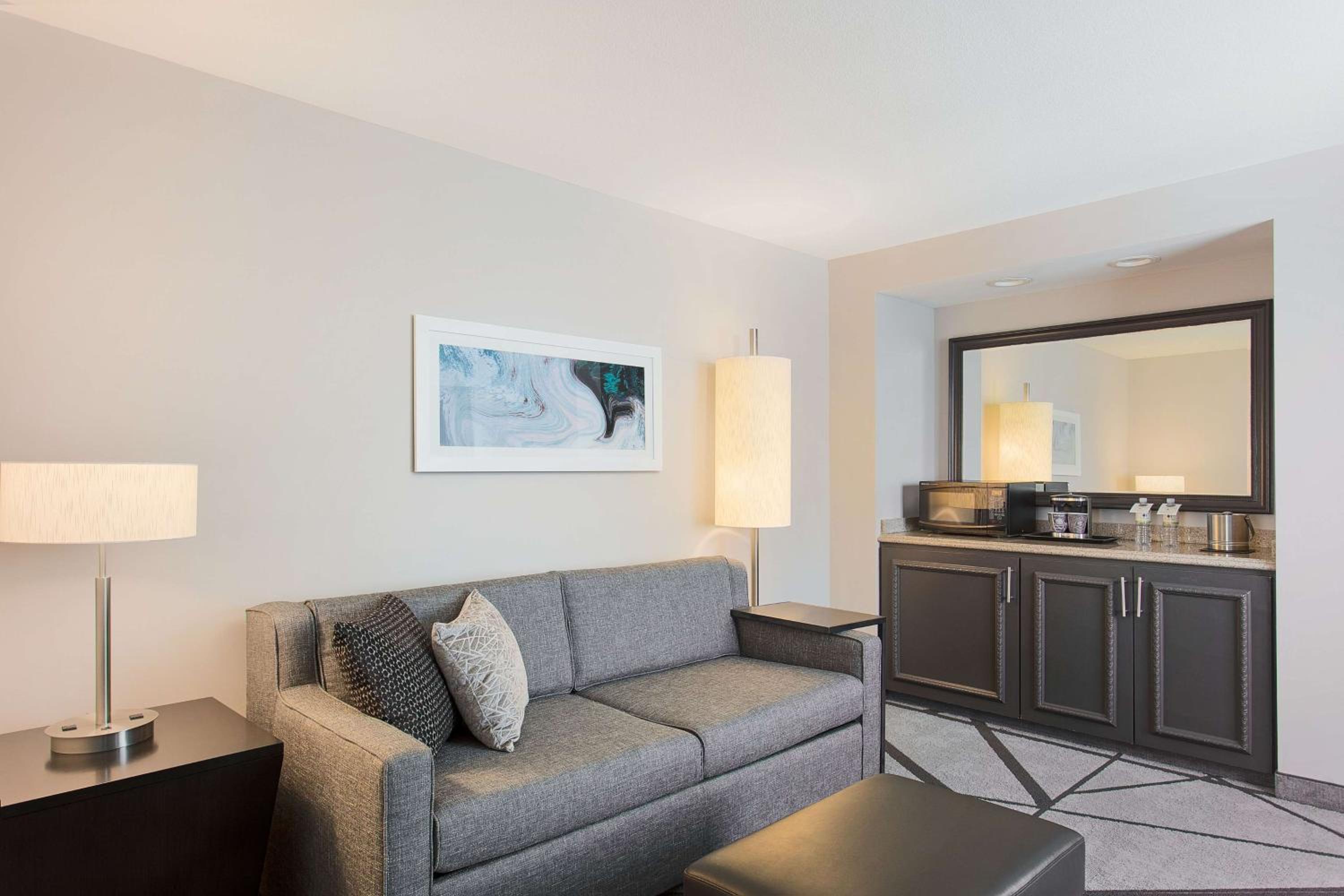 Junior King Suite - Non-Smoking - Photo 8