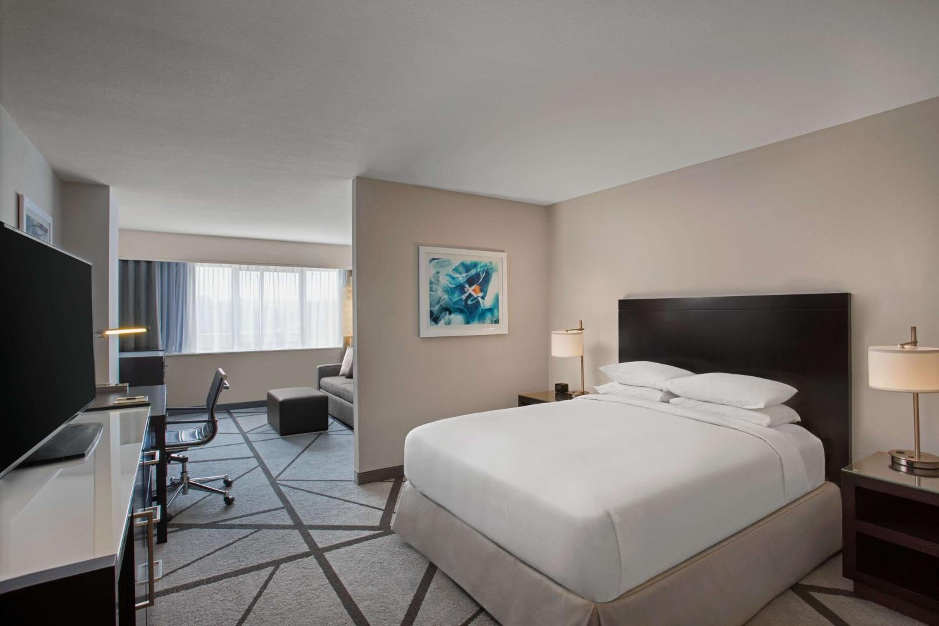 Junior King Suite - Non-Smoking - Photo 9
