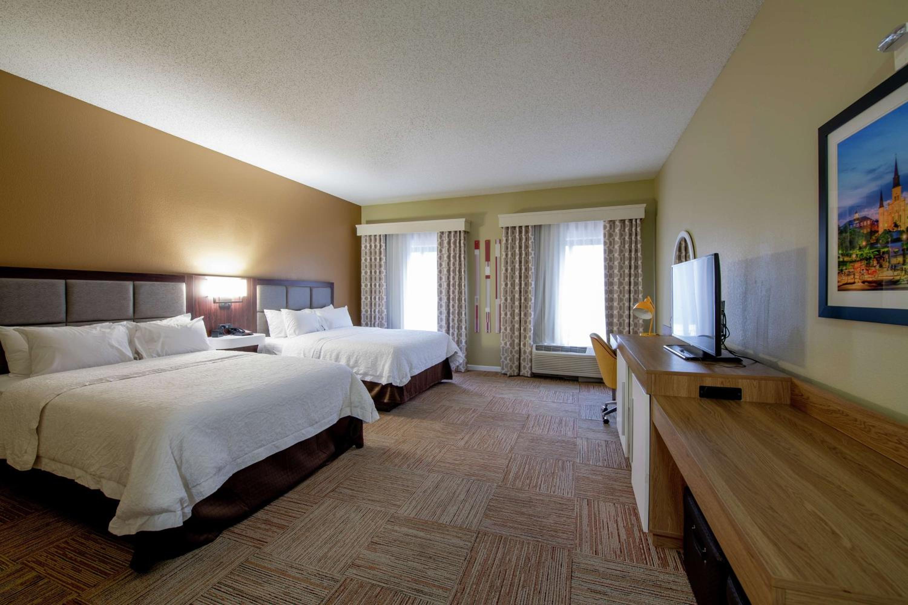 Queen Room with Two Queen Beds - Mobility Access/Non-Smoking - Photo 1