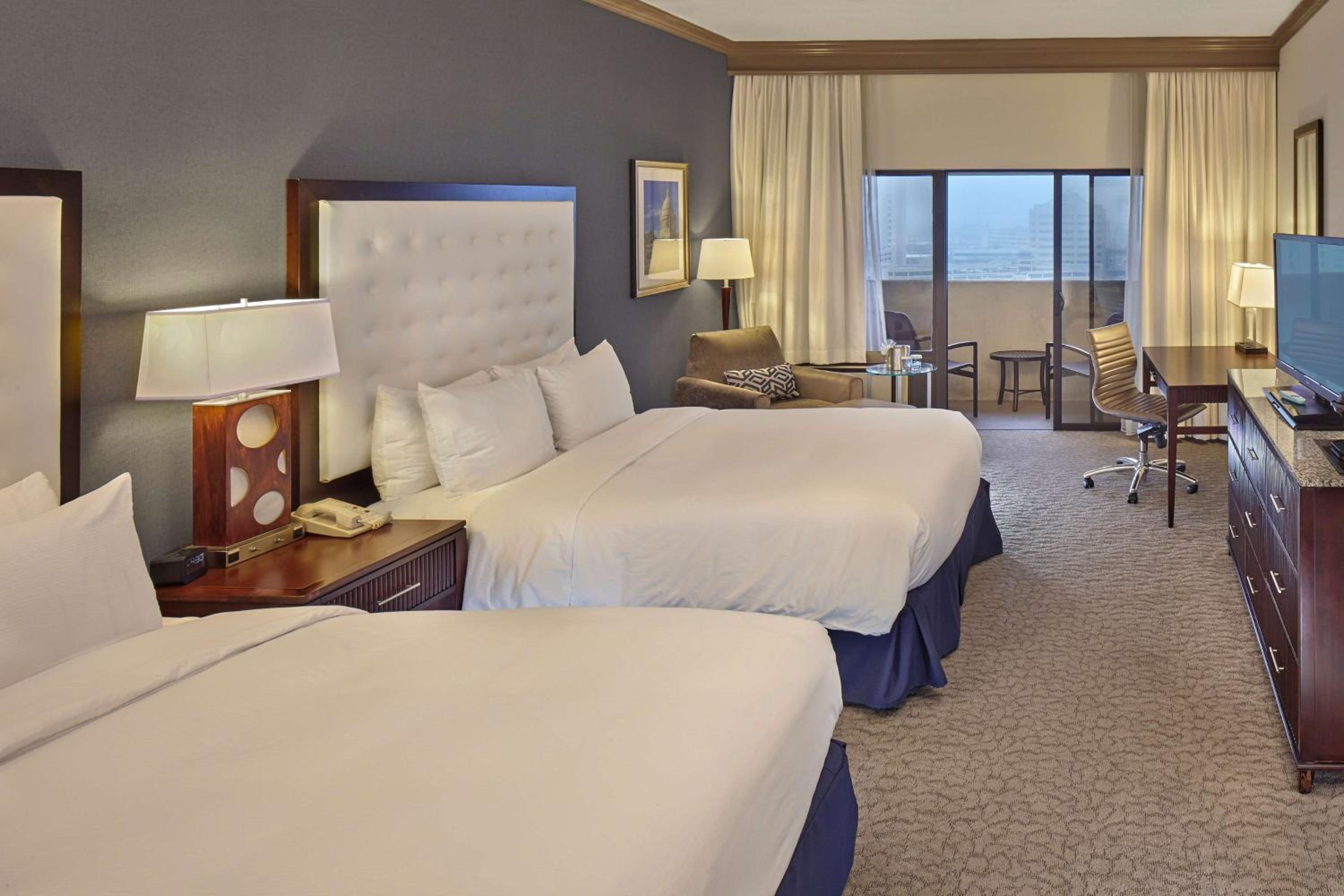 Executive Queen Room with Two Queen Beds - Photo 3