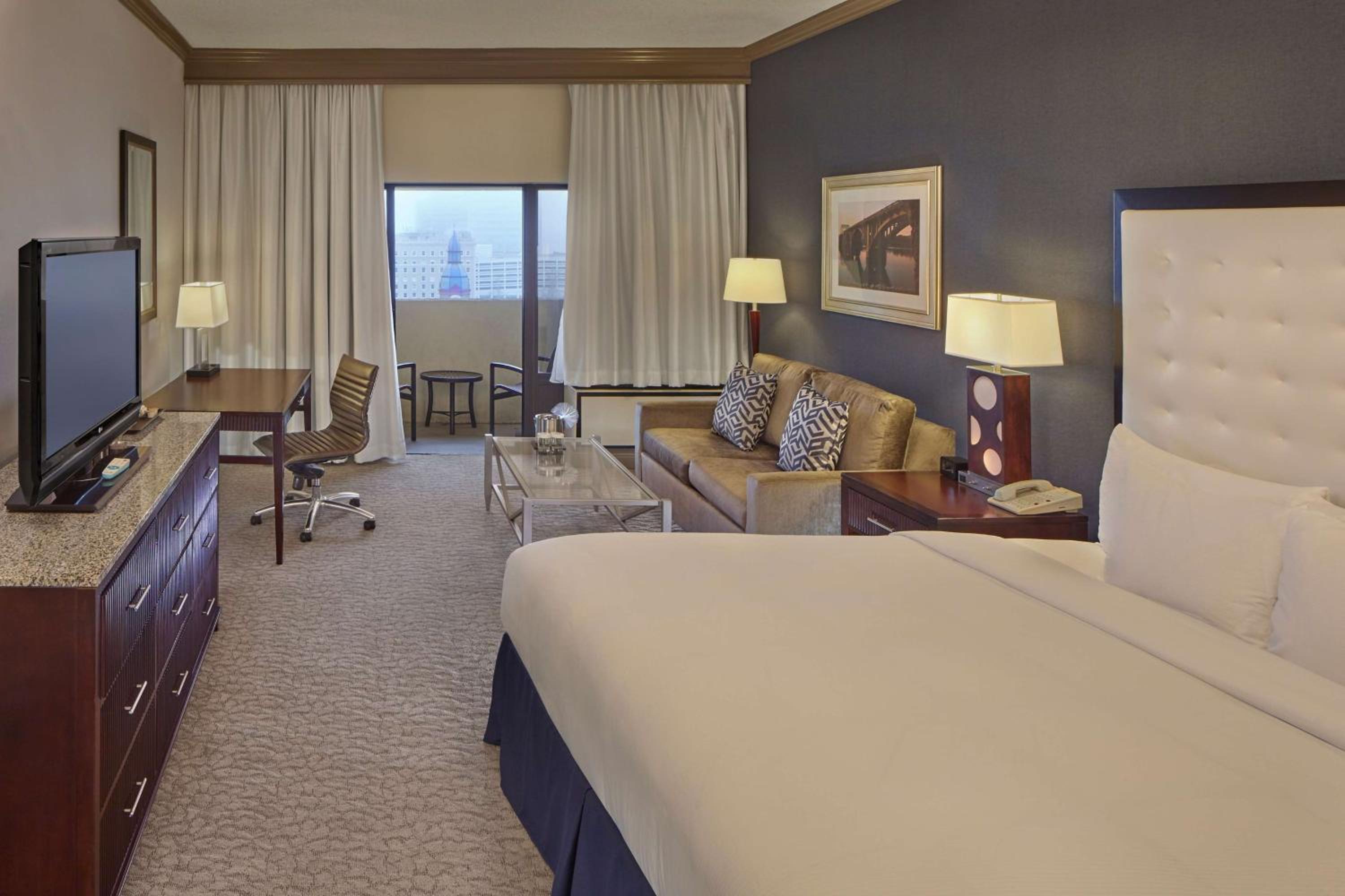 Executive King Room - Non-Smoking - Photo 3