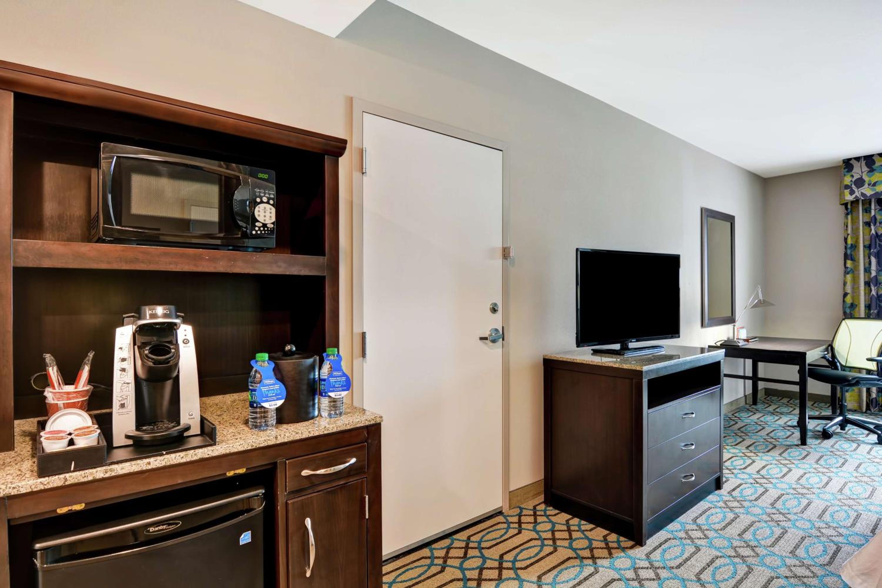 One-Bedroom King Suite photo 3