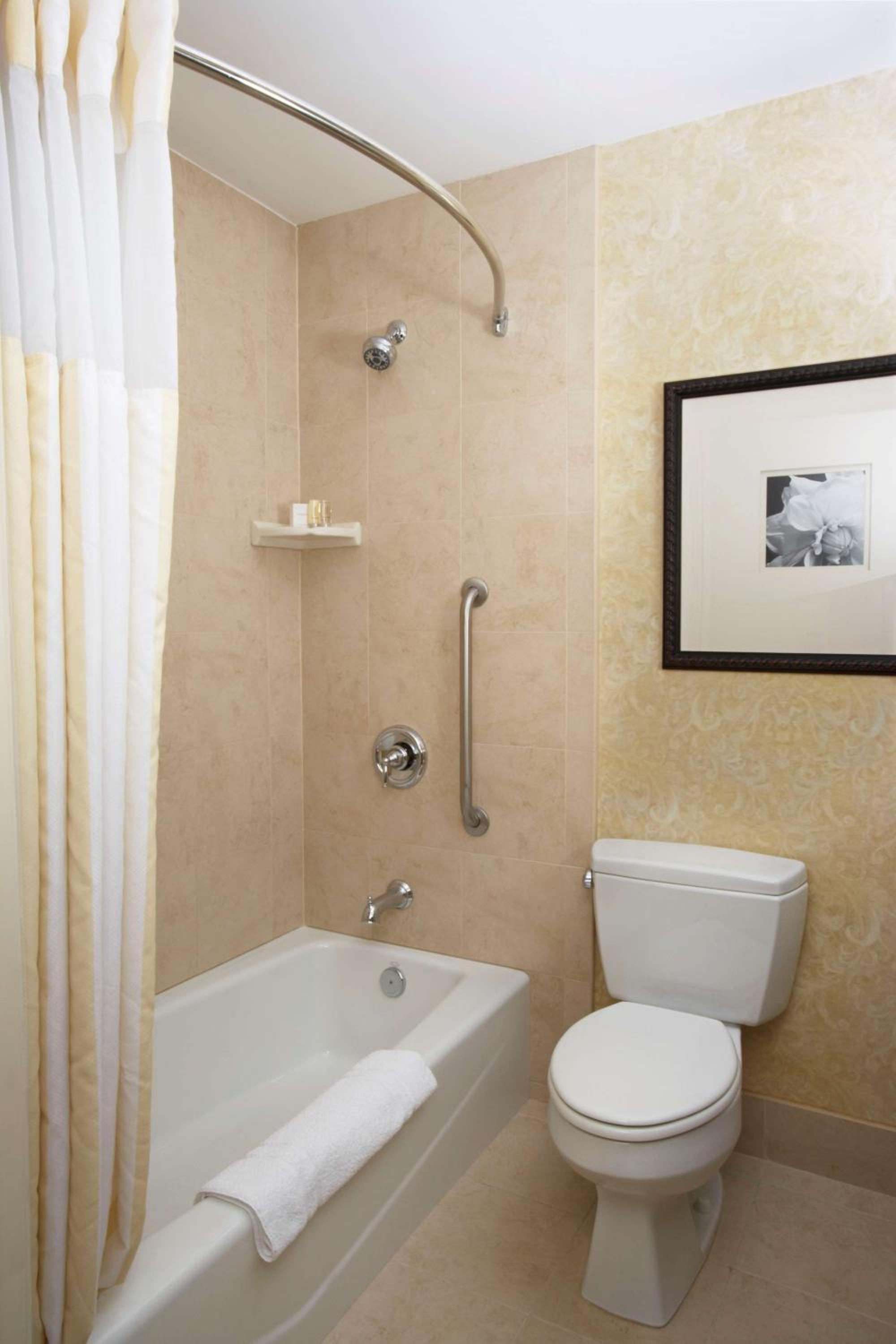 Double Room with Two Double Beds - Non-Smoking - Photo 3