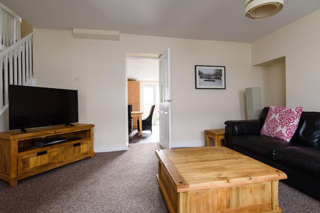 Three-Bedroom House photo 1