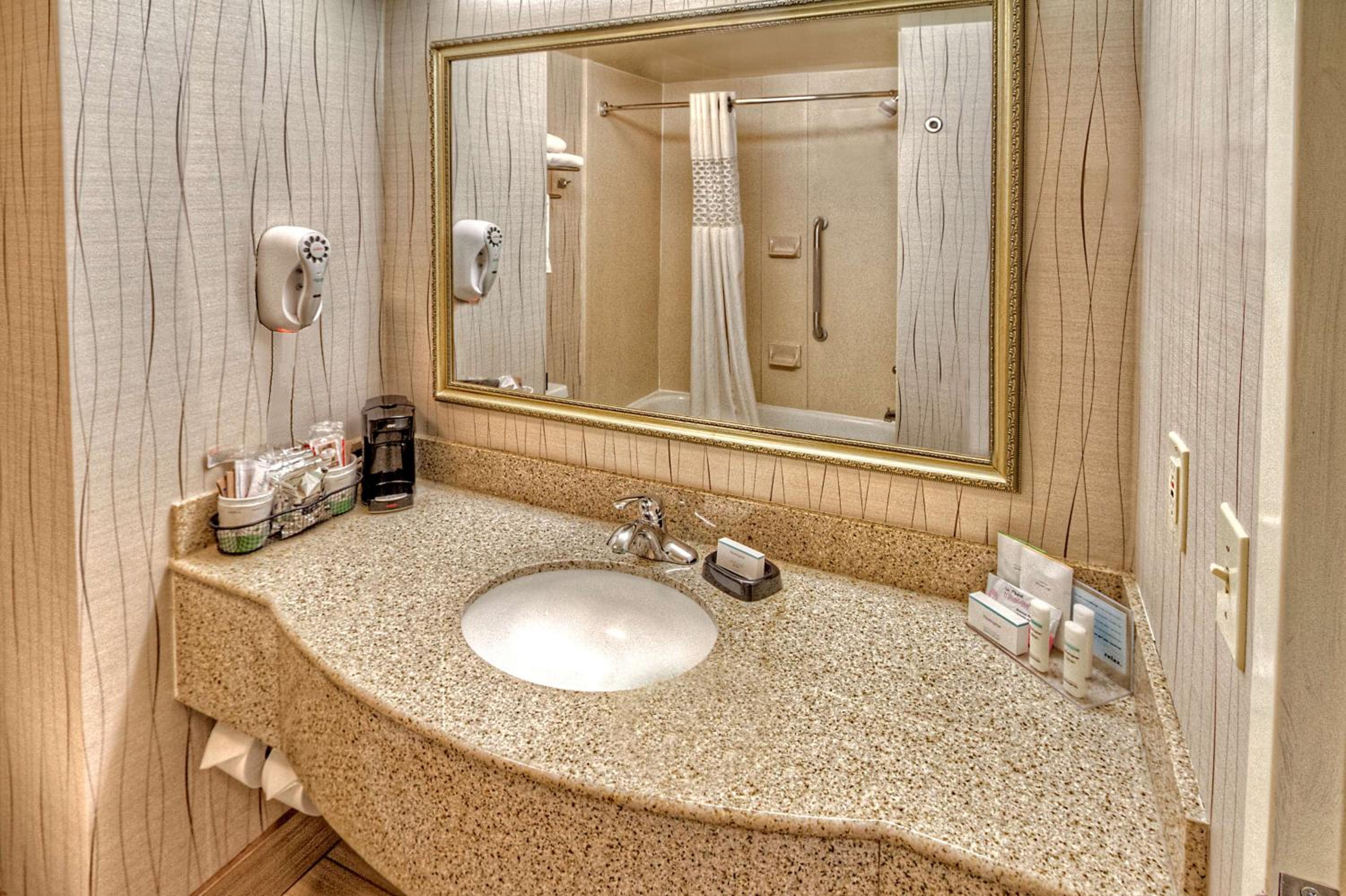 King Studio Suite - Non-Smoking - Photo 4