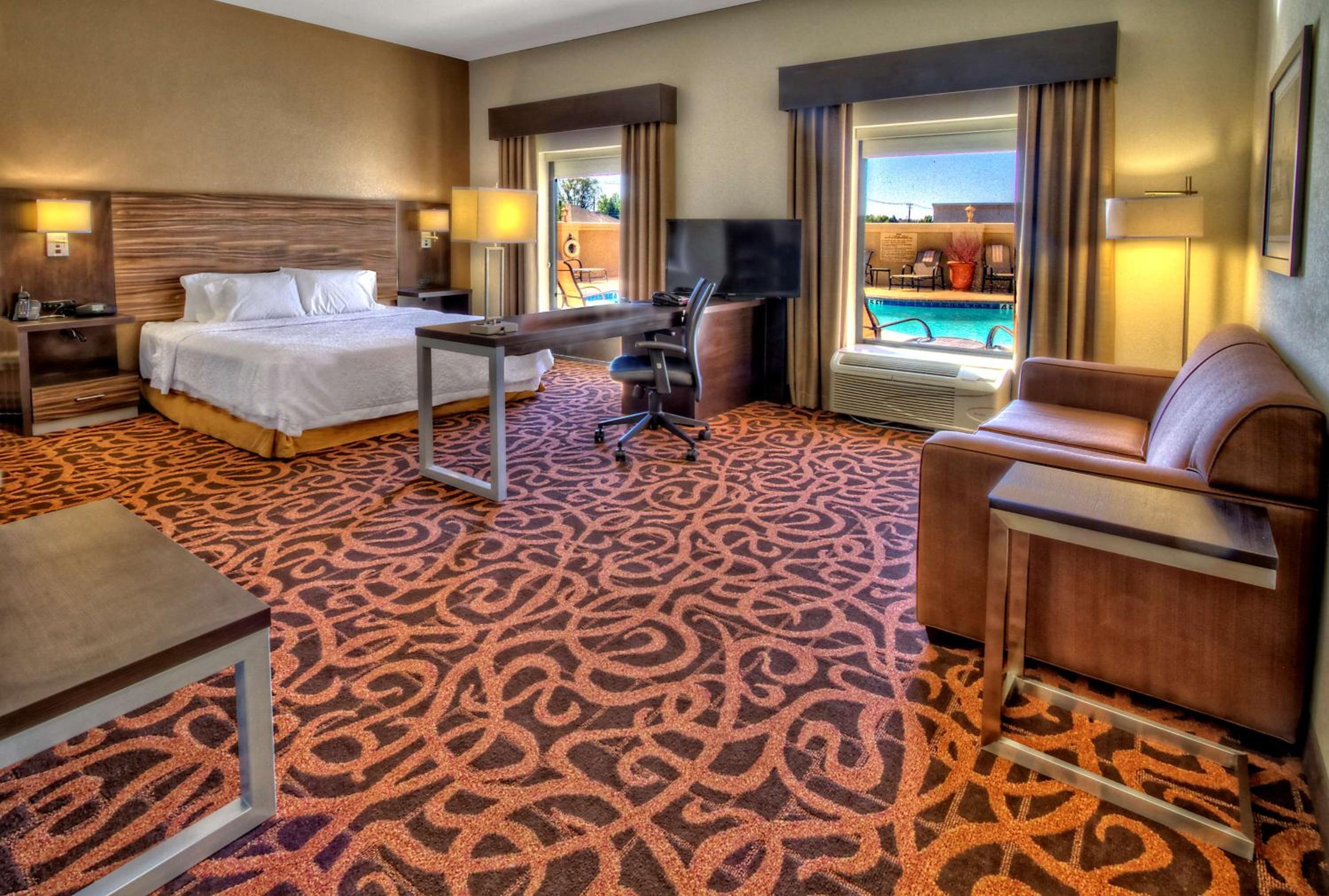 King Studio Suite - Non-Smoking - Photo 2