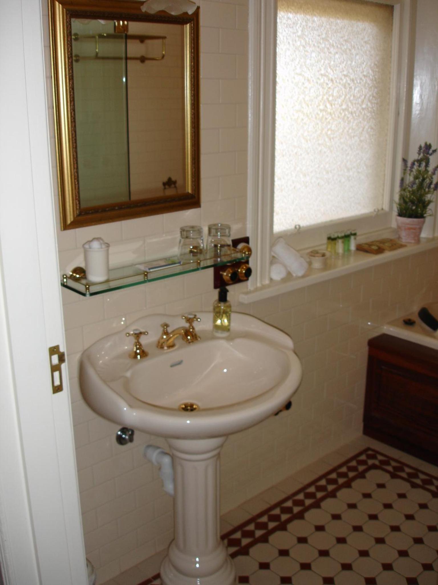 Queen Room With Spa Bath photo 2